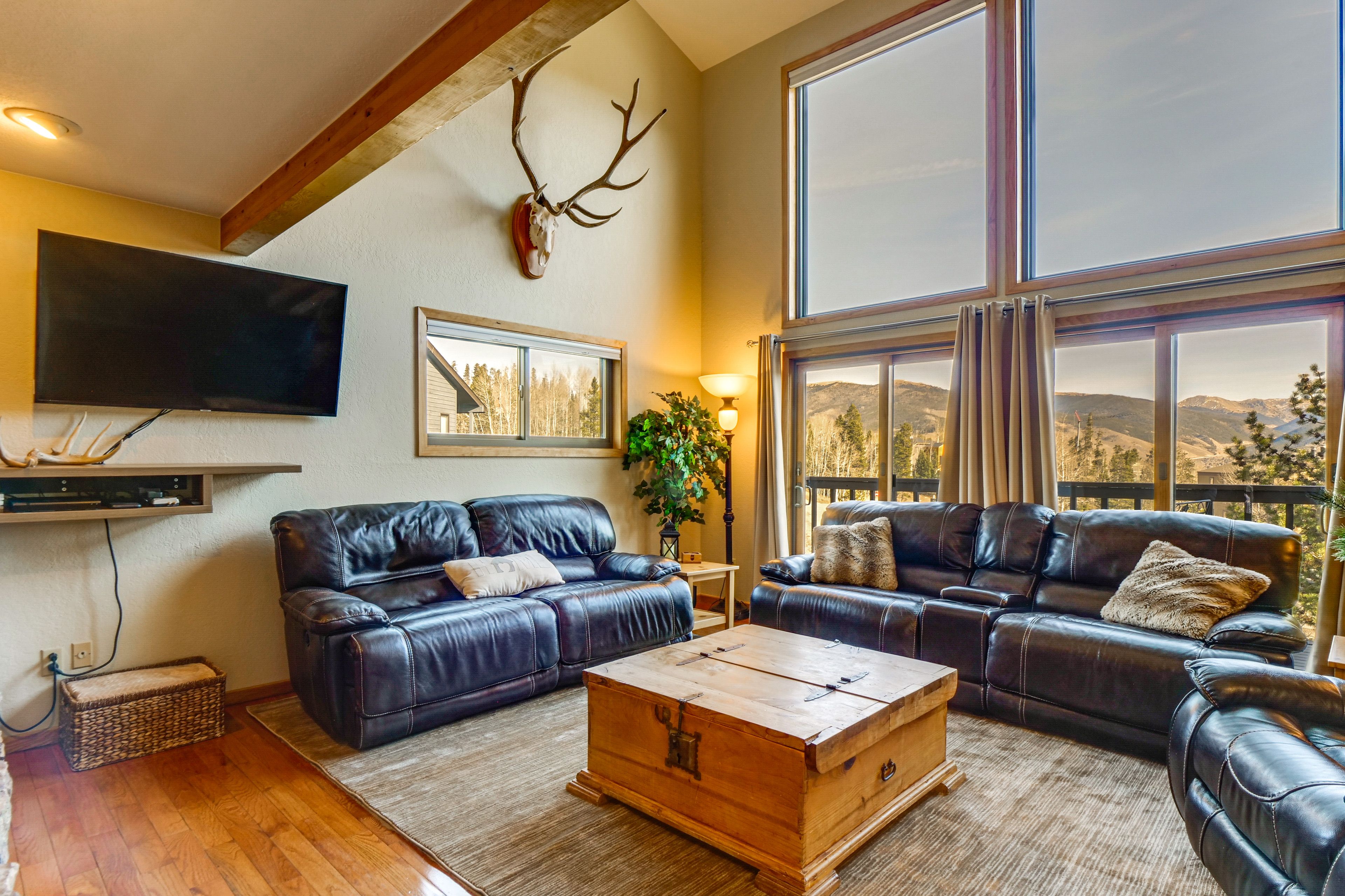 Silverthorne Vacation Rental | 3BR | 3.5BA | 2,144 Sq Ft | Stairs Required