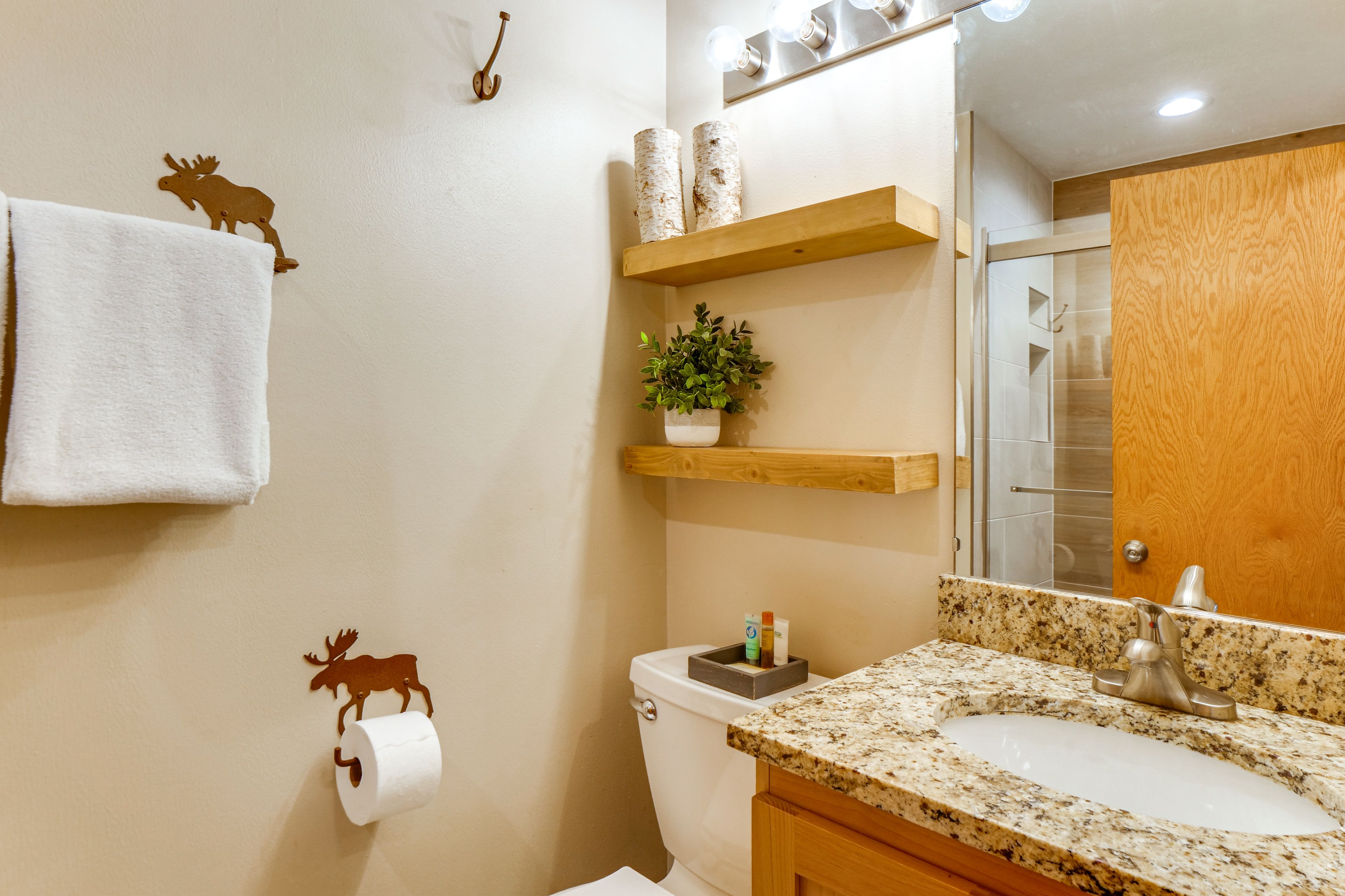 En-Suite Bathroom | 2nd Floor