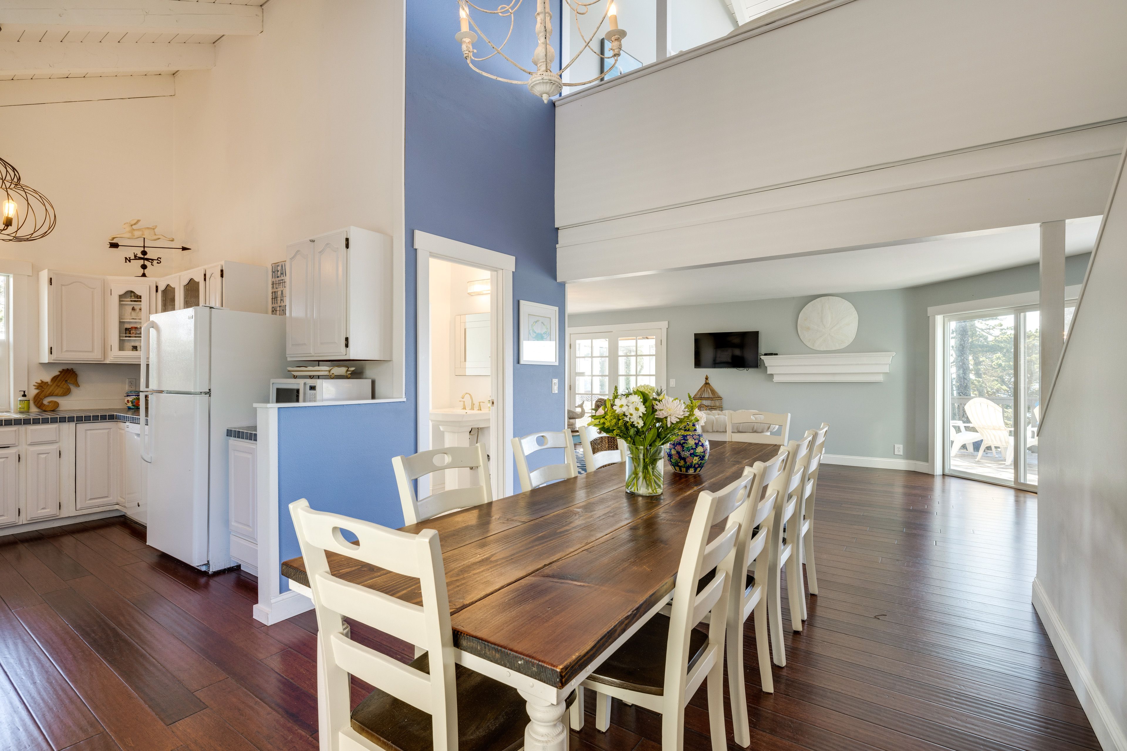 Dining Area | Dishware & Flatware Provided | Main Level