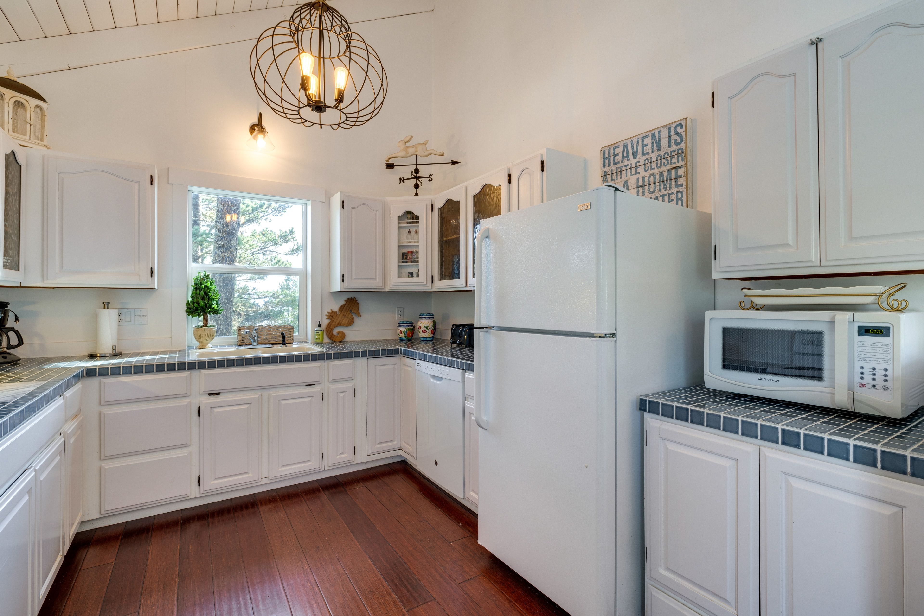 Kitchen | Equipped w/ Cooking Basics | Main Level
