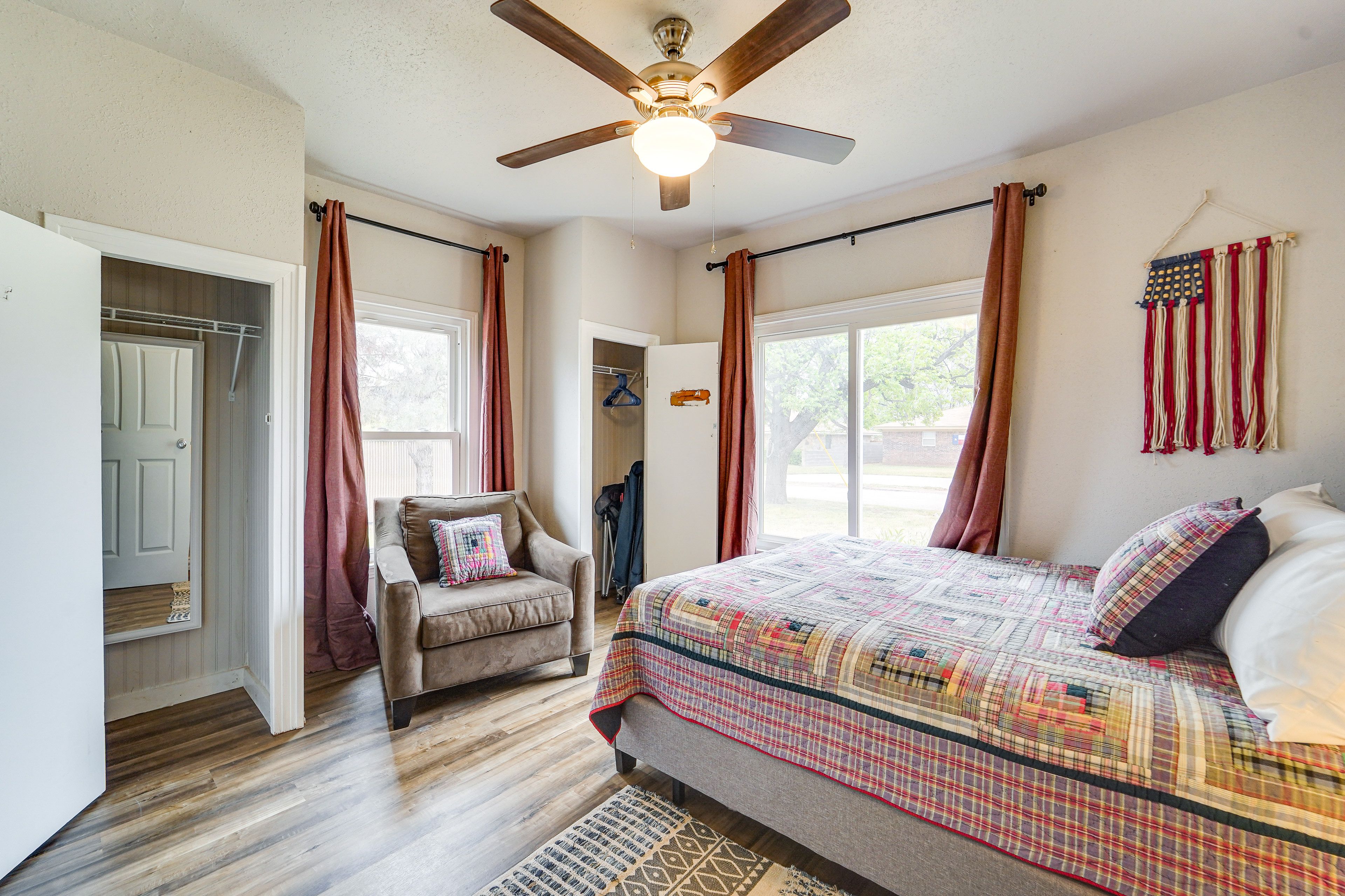 Bedroom 2 | Queen Bed