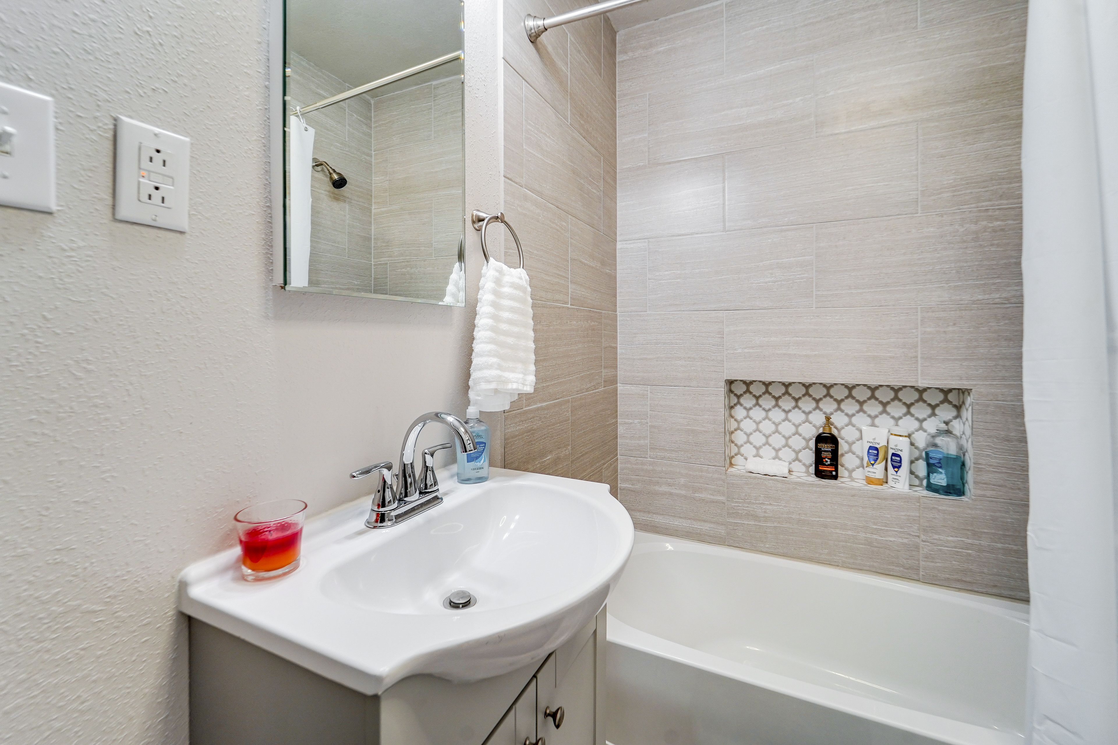 Bathroom | Towels | Complimentary Toiletries | Hair Dryer