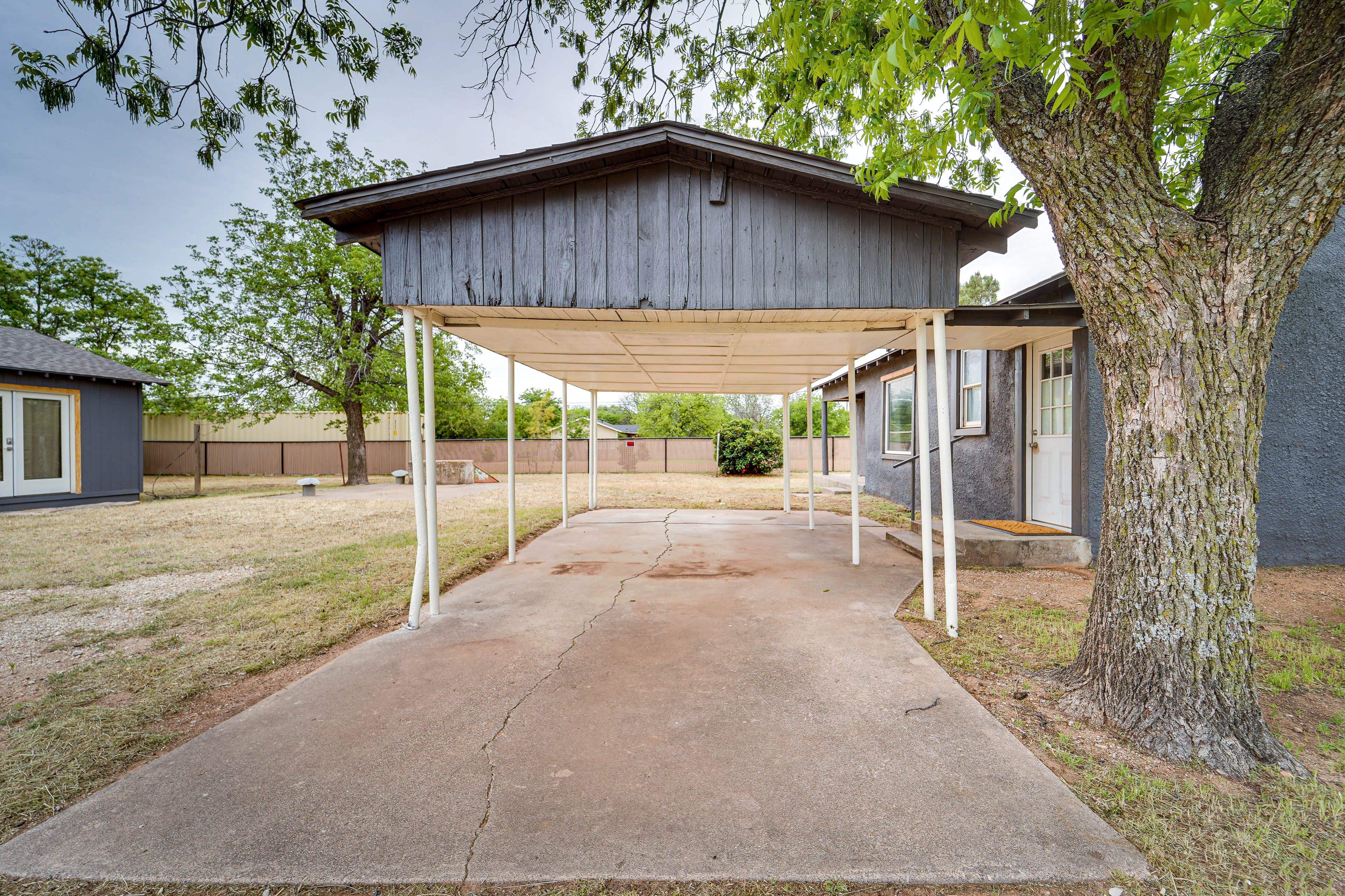 Parking | Driveway (2 Vehicles)