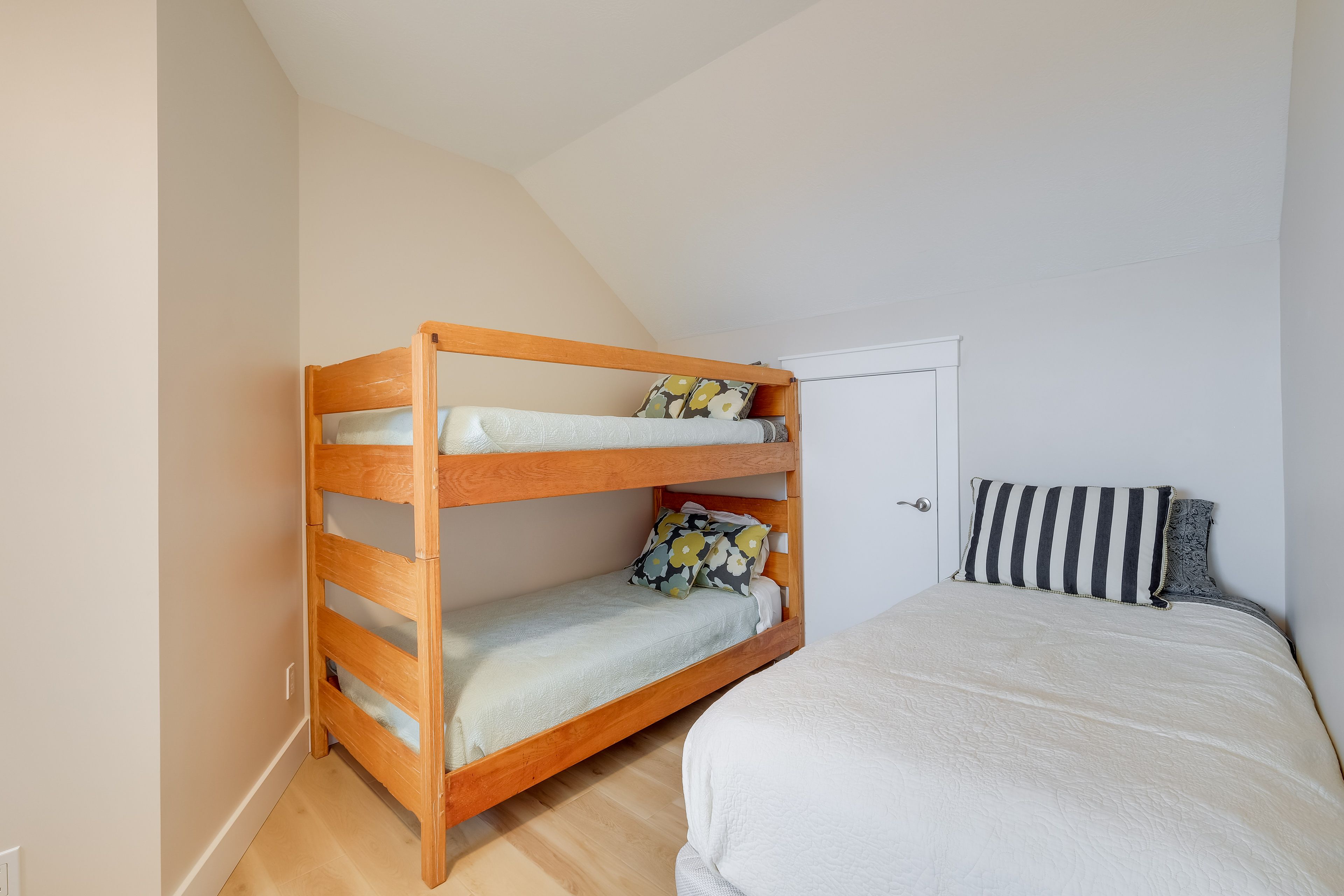 Bedroom 3 | Twin Bunk Bed | Twin Bed
