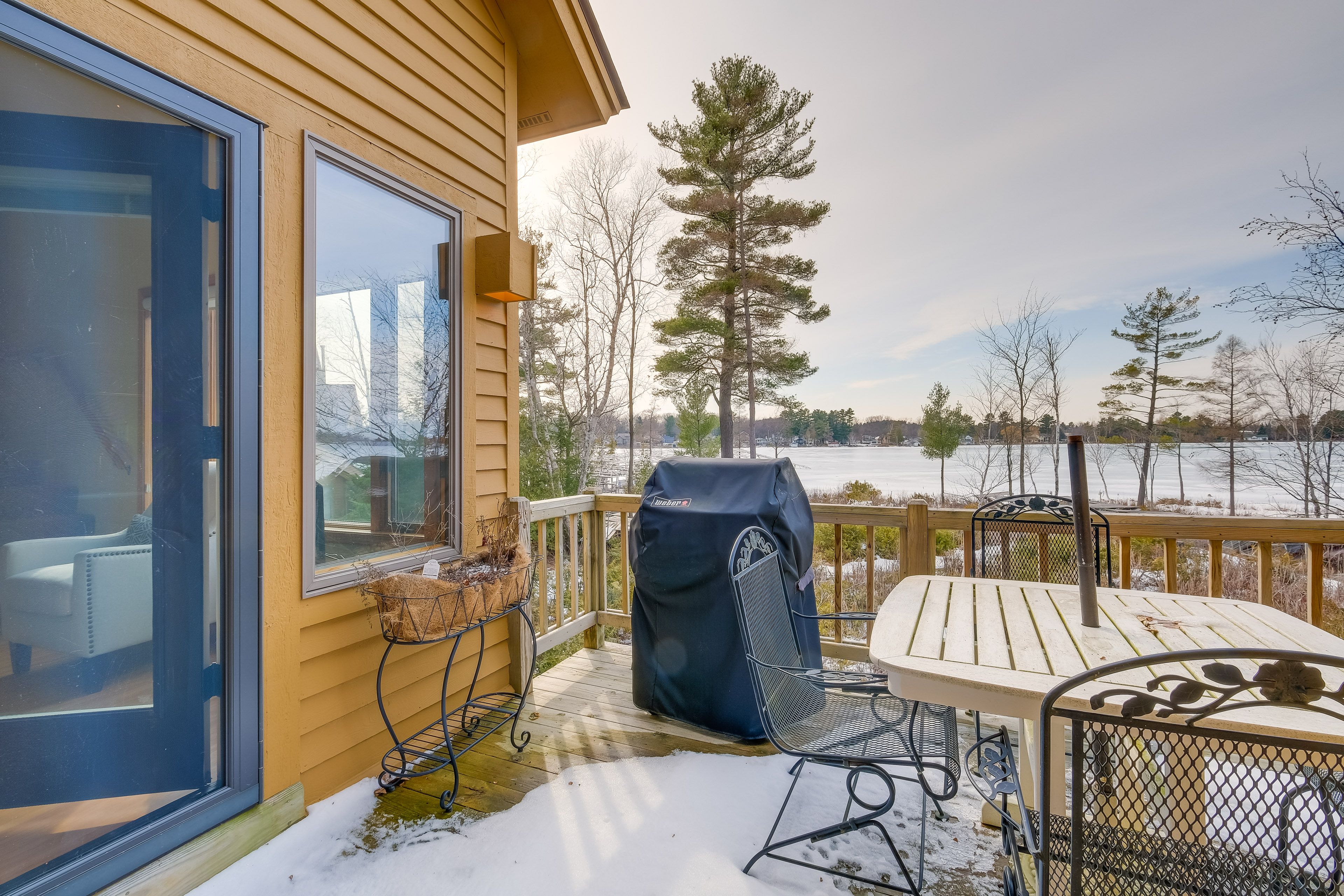 Balcony | Overlooks Elk Lake | Gas Grill
