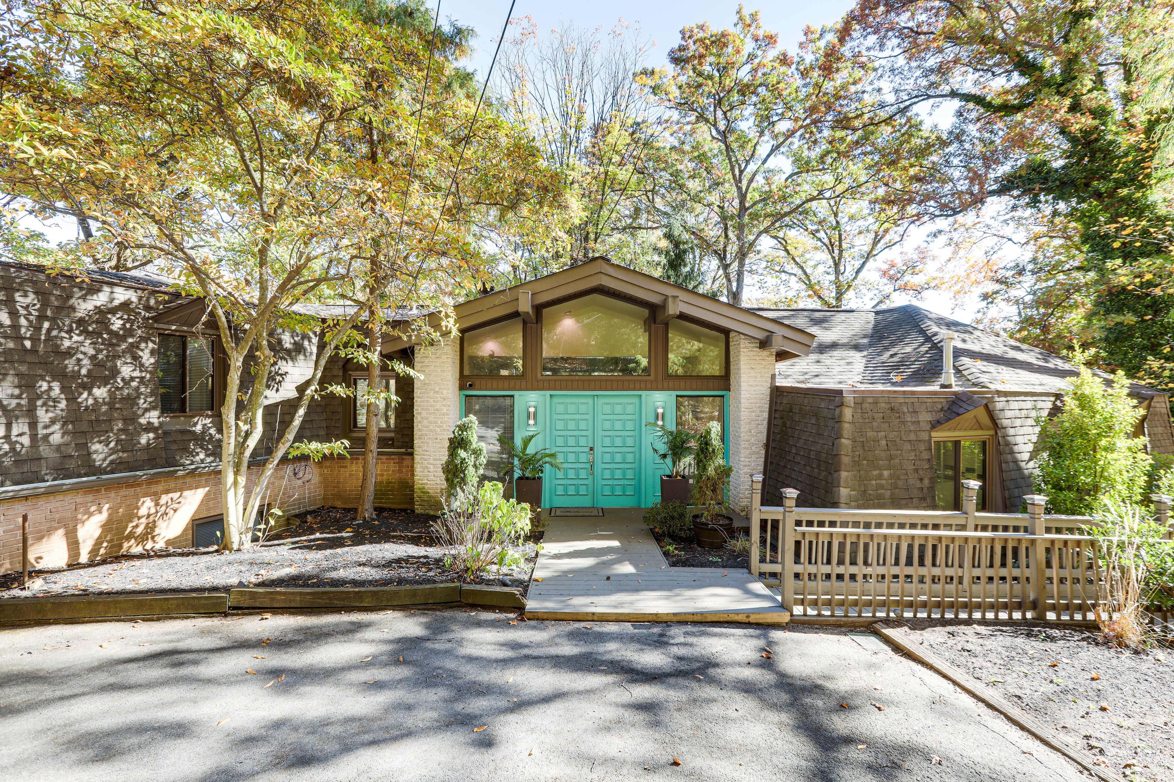 King of Prussia Vacation Rental | 2BR | 3BR | Stairs Required | 4,000 Sq Ft