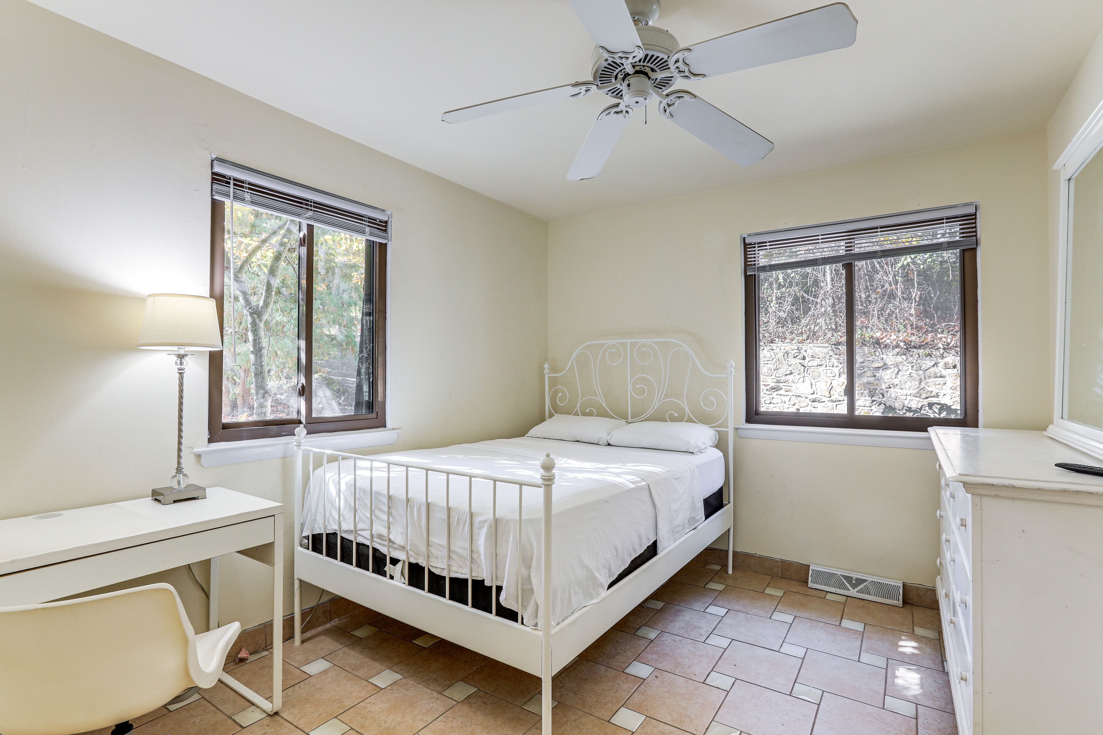 Bedroom 2 | Full Bed