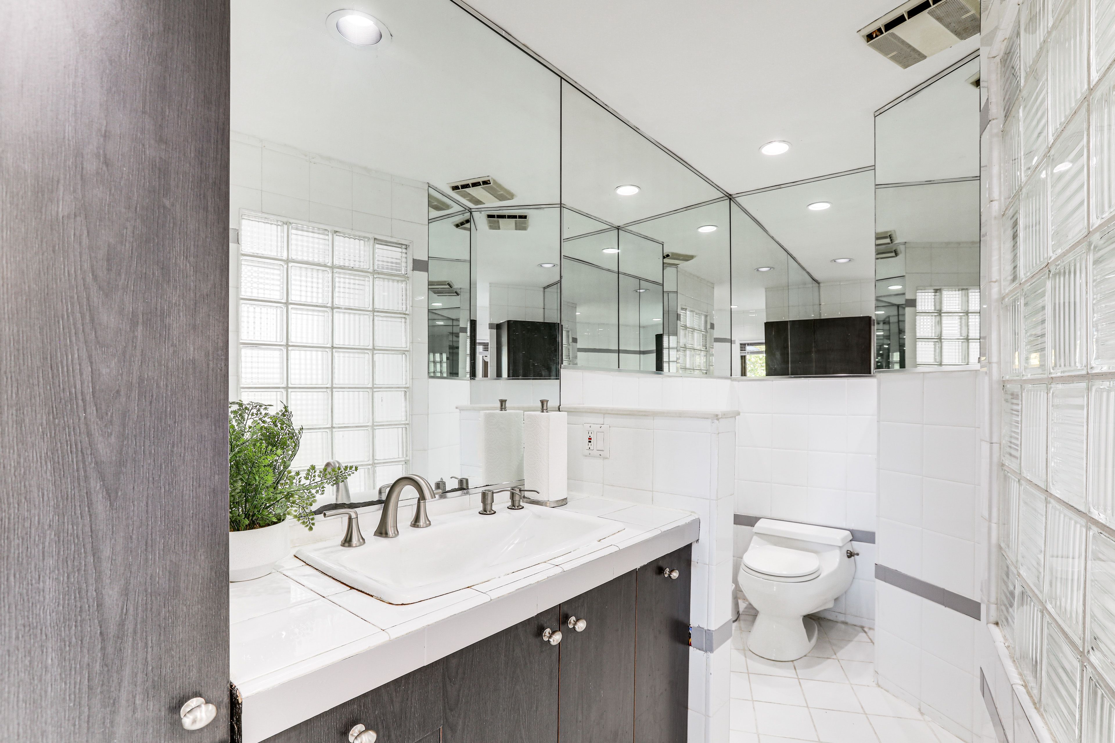 Bathroom | Towels Provided