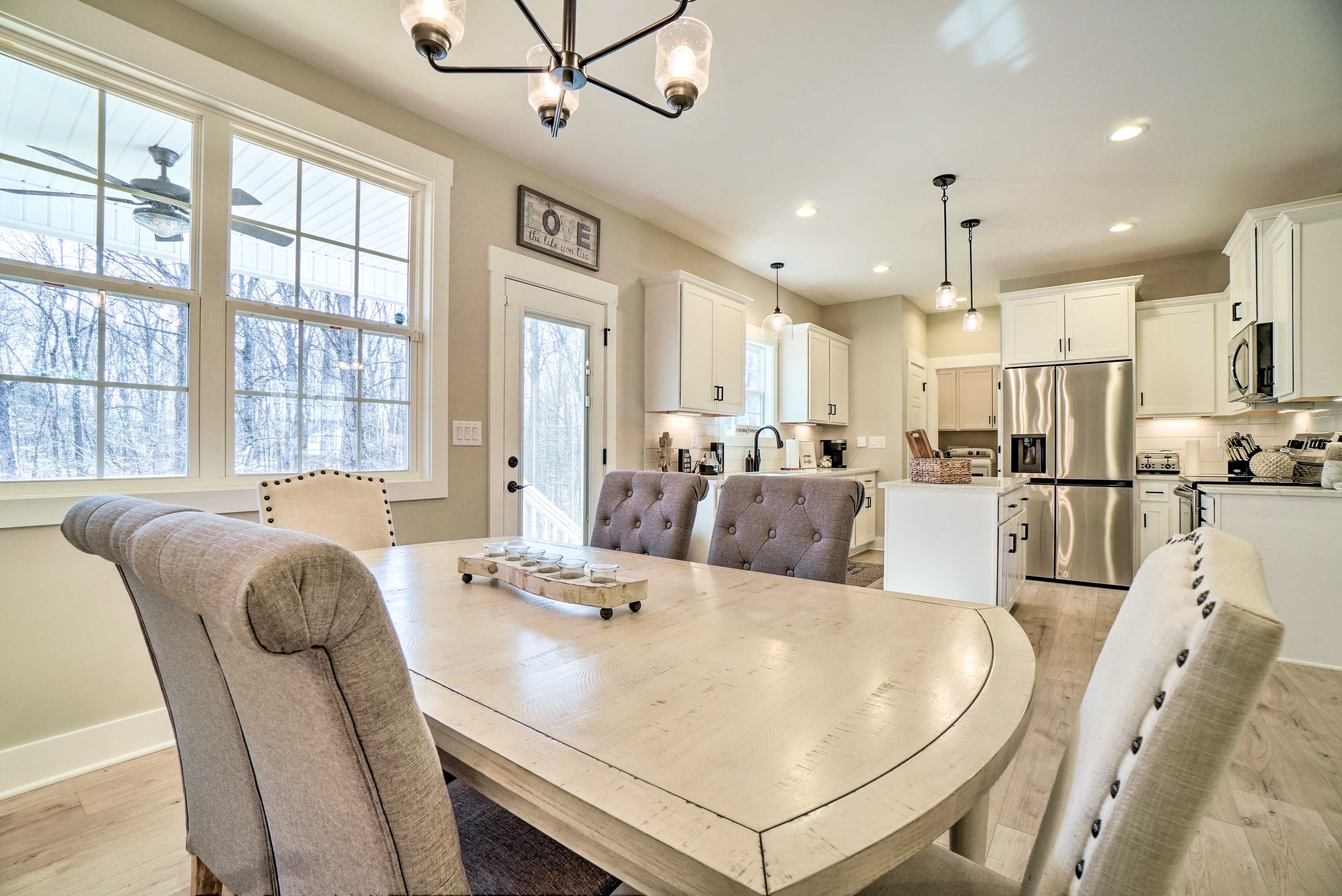 Dining Area | Dishware Provided | Entry Level