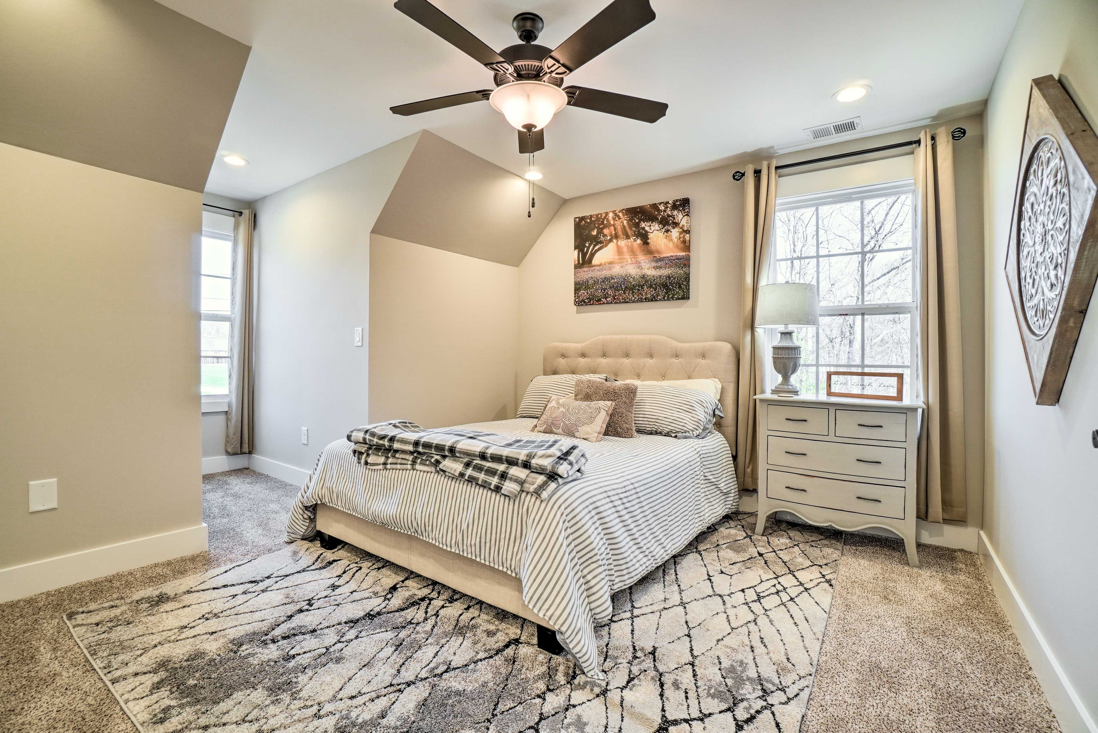 Bedroom 2 | Queen Bed | Upper Level