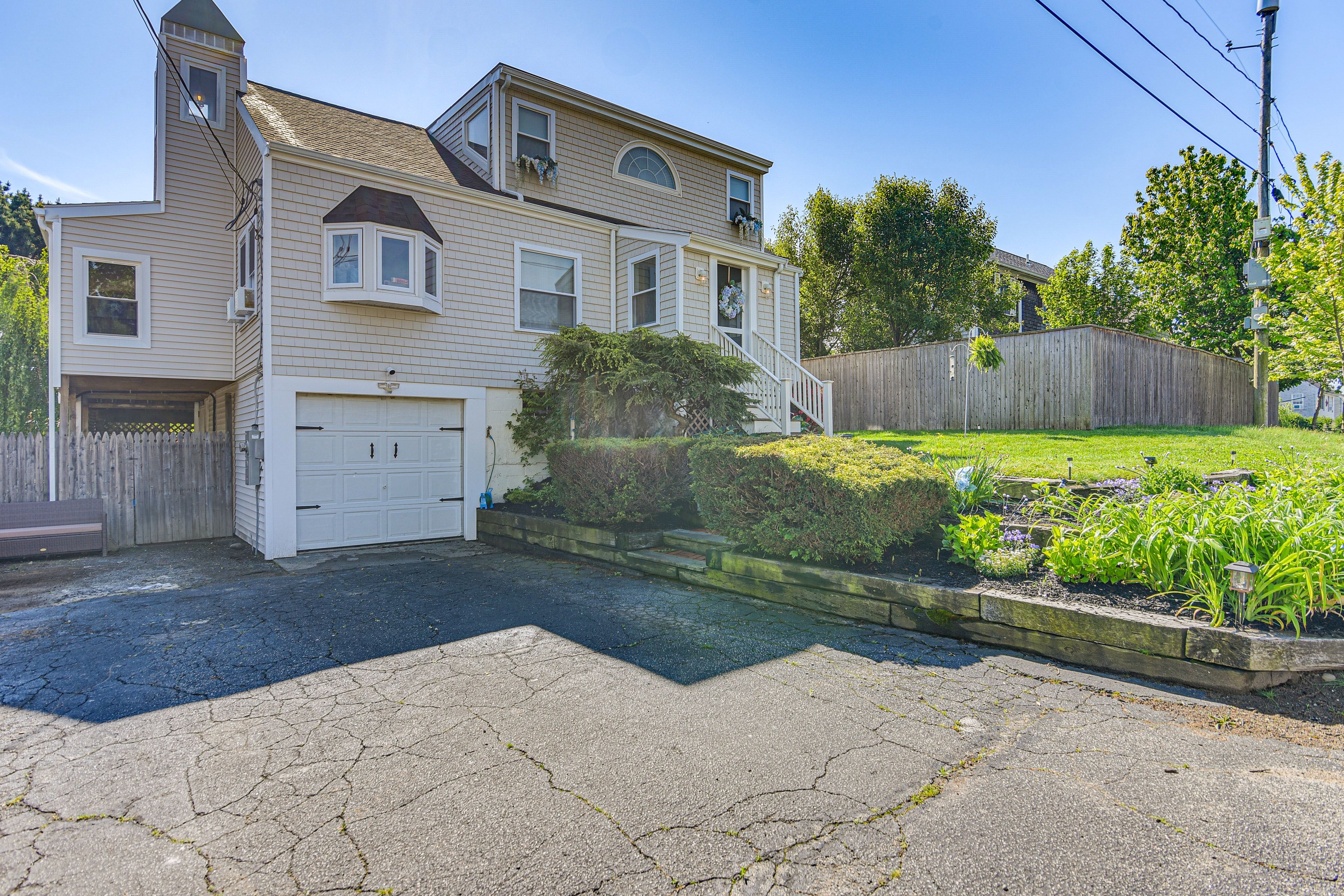 Home Exterior | Driveway Parking (5 Vehicles)