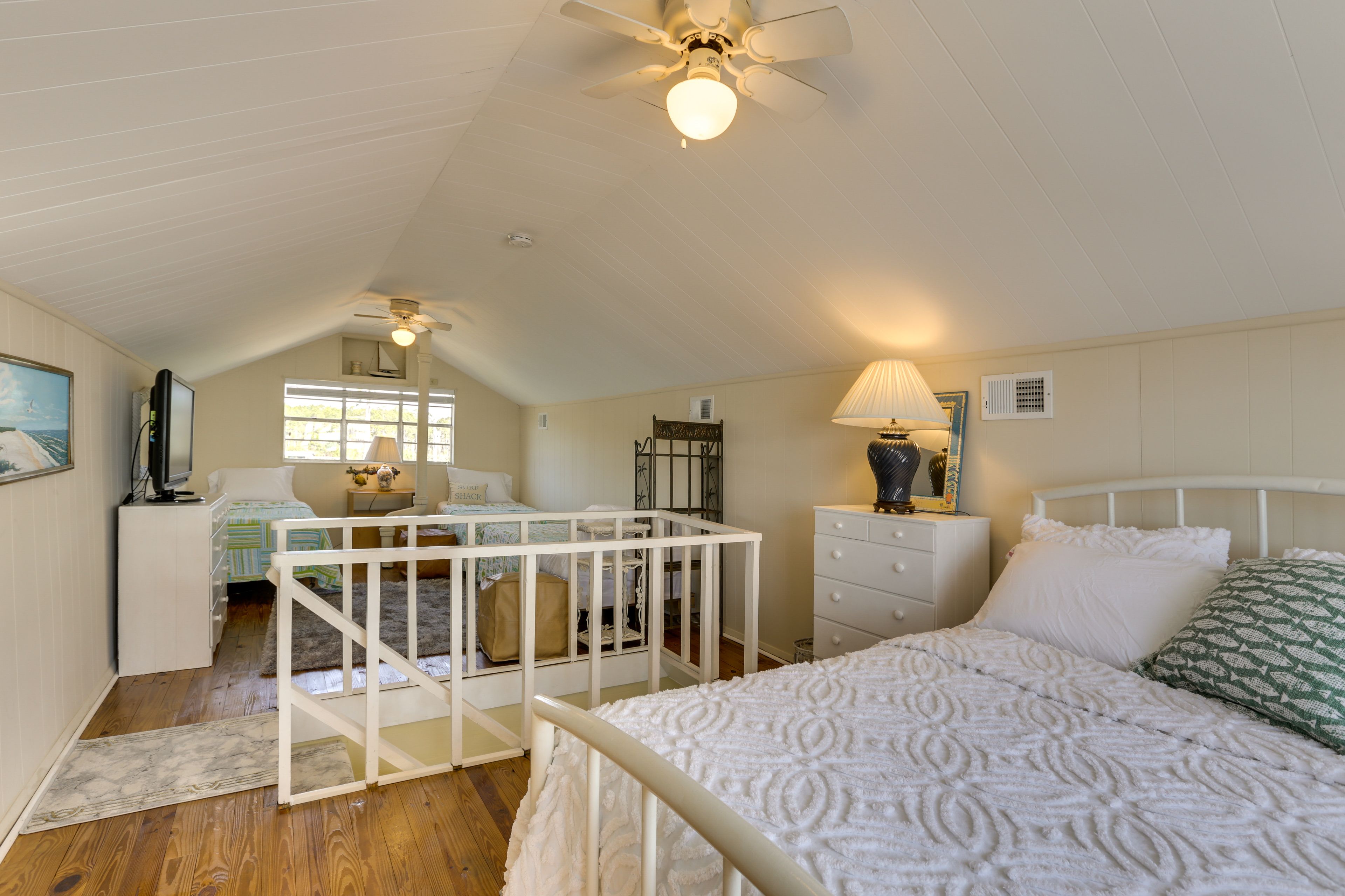 Loft | Top Level | Full Bed | 3 Twin Beds | Smart TV