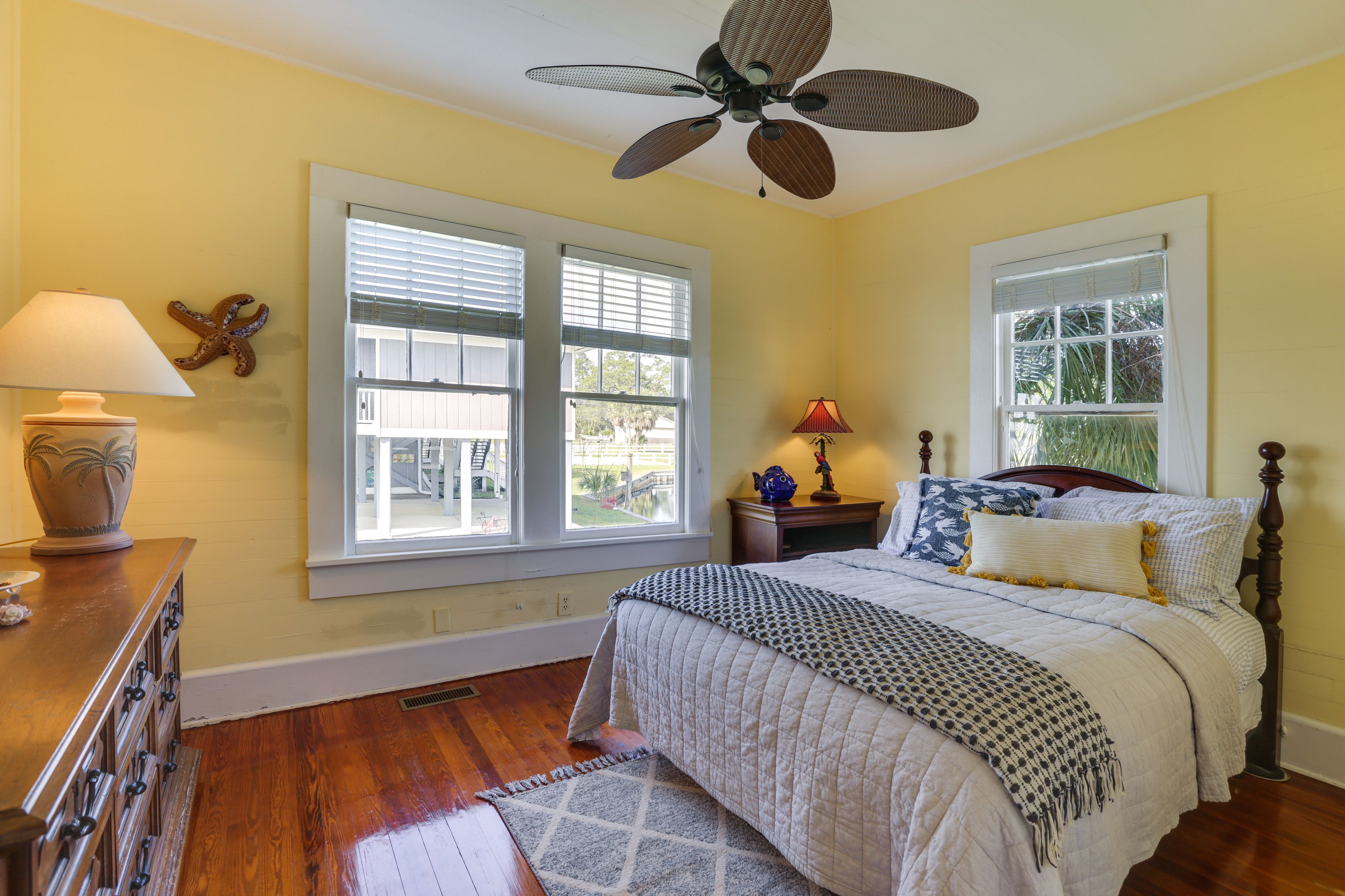 Bedroom 1 | Main Level | Queen Bed | Linens Provided