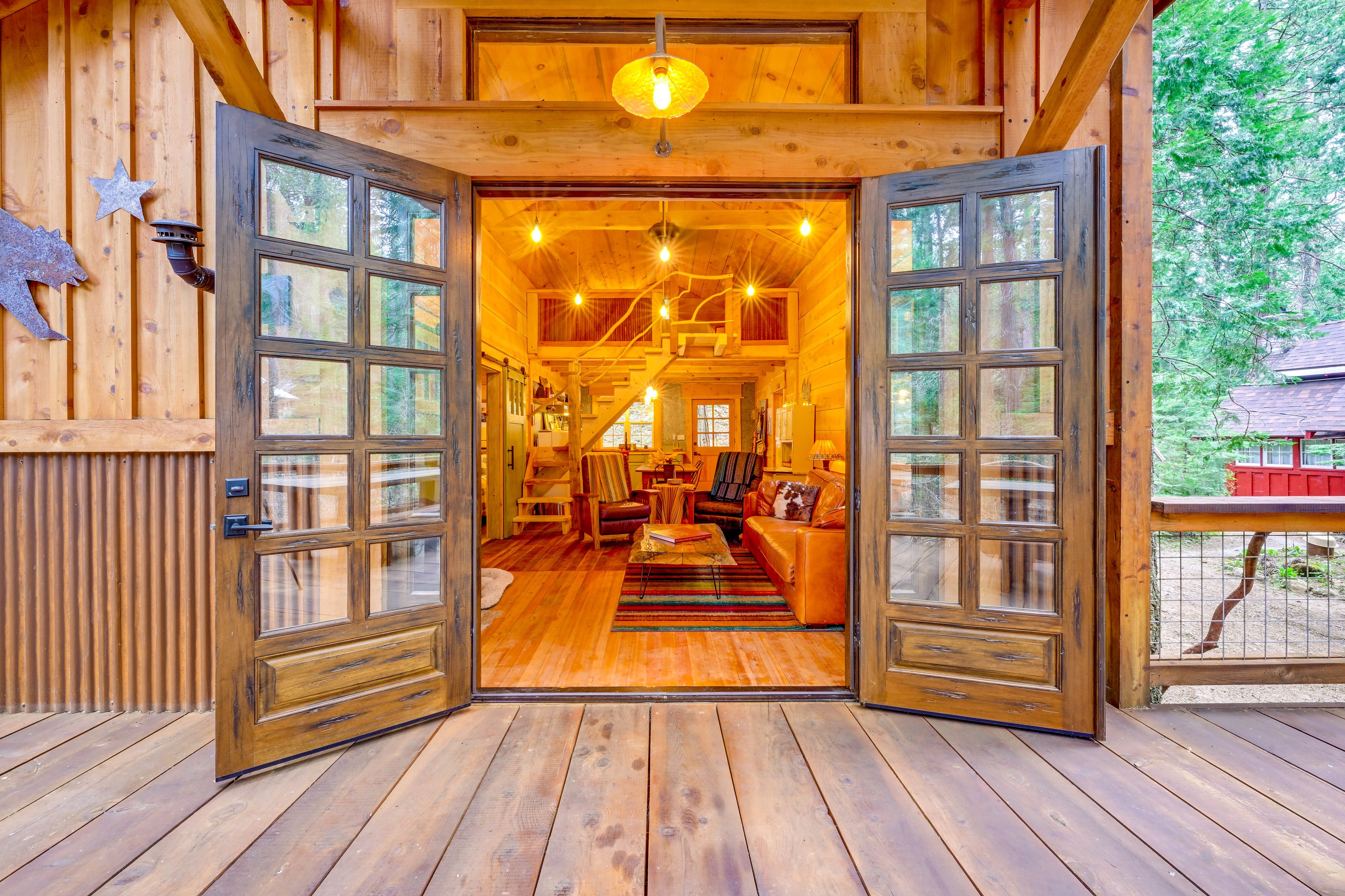 Cabin Exterior | Creekside Deck