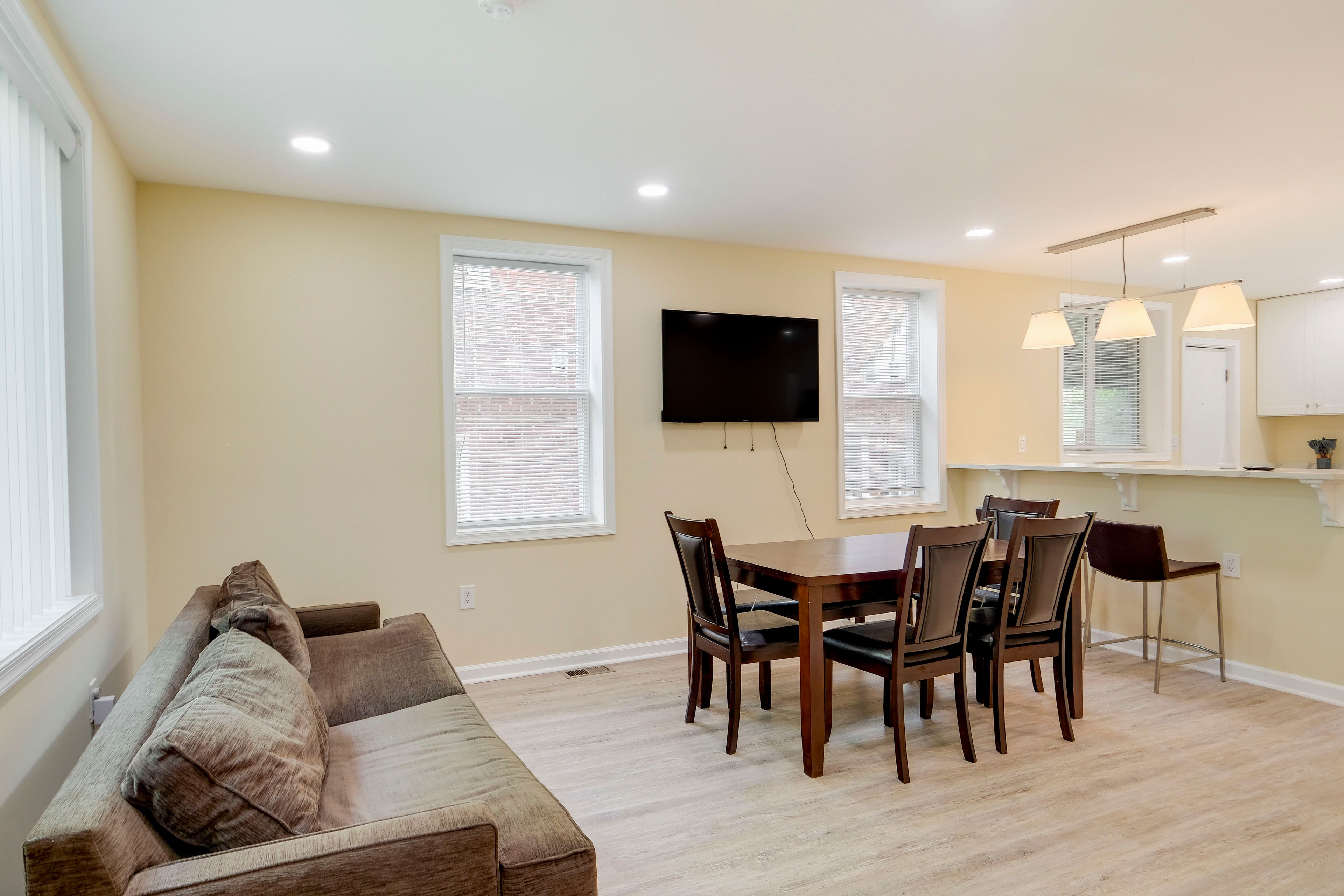 Living Room | Free WiFi | Central A/C | Washer/Dryer