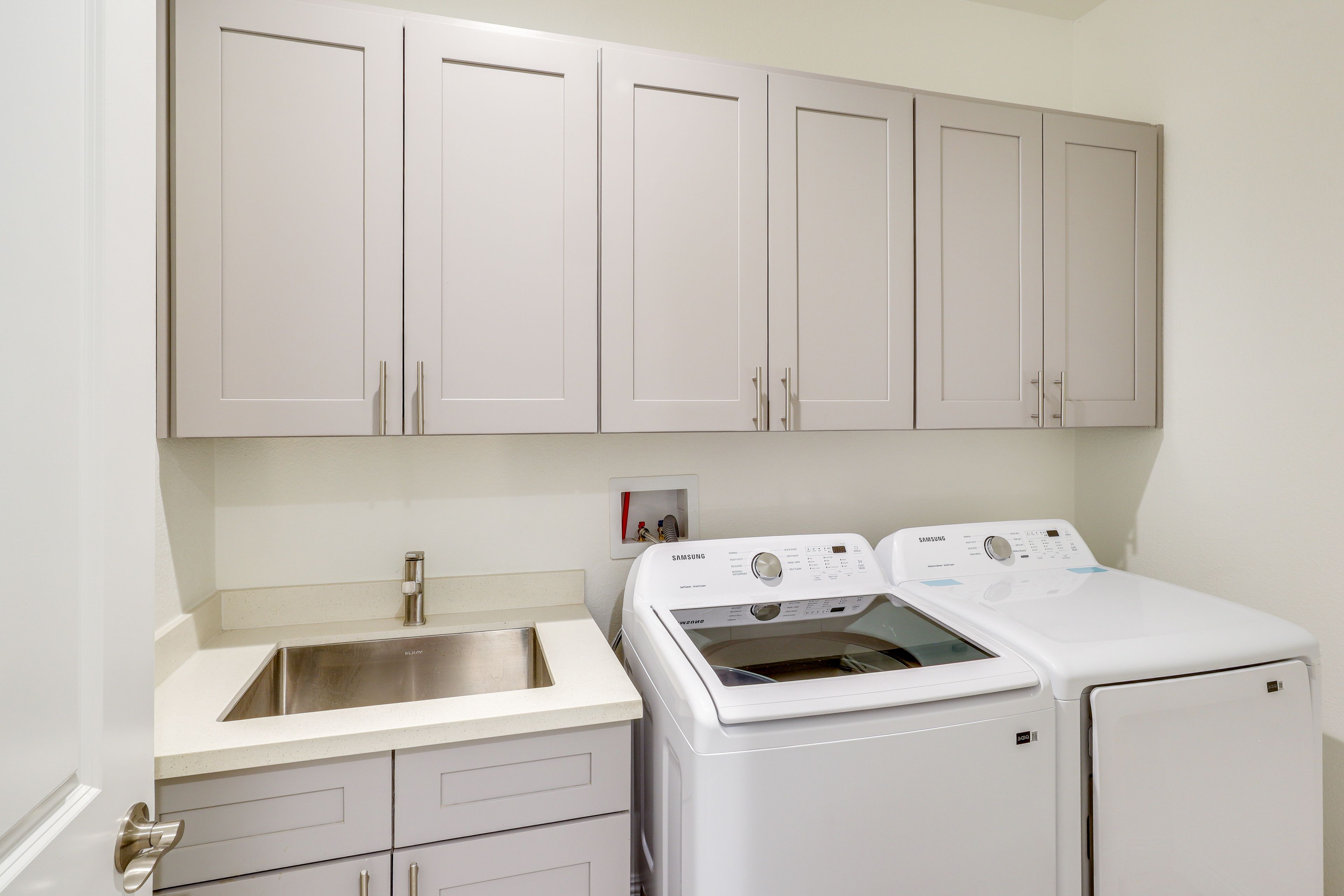 Laundry Room | Washer & Dryer