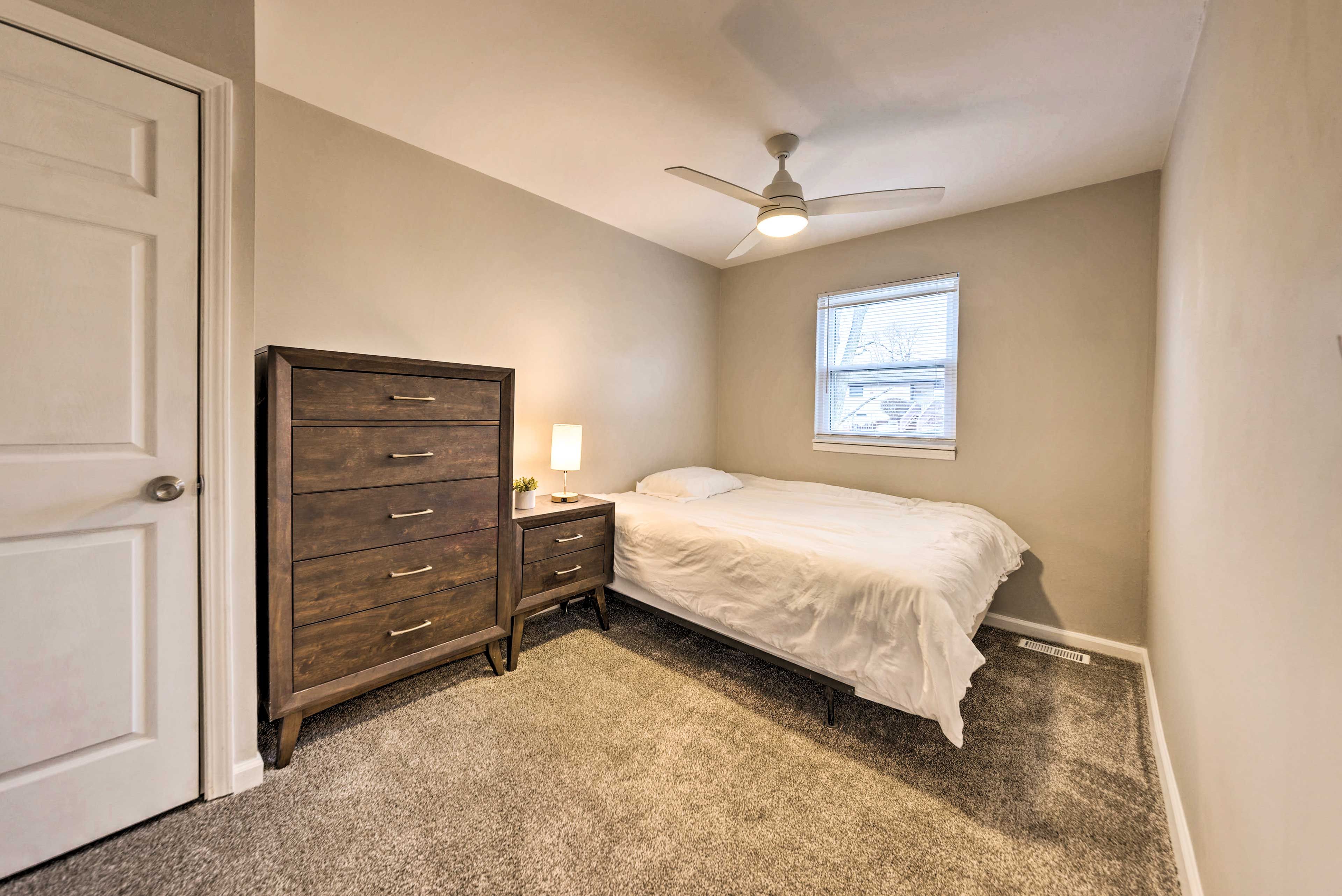 Bedroom 2 | Queen Bed
