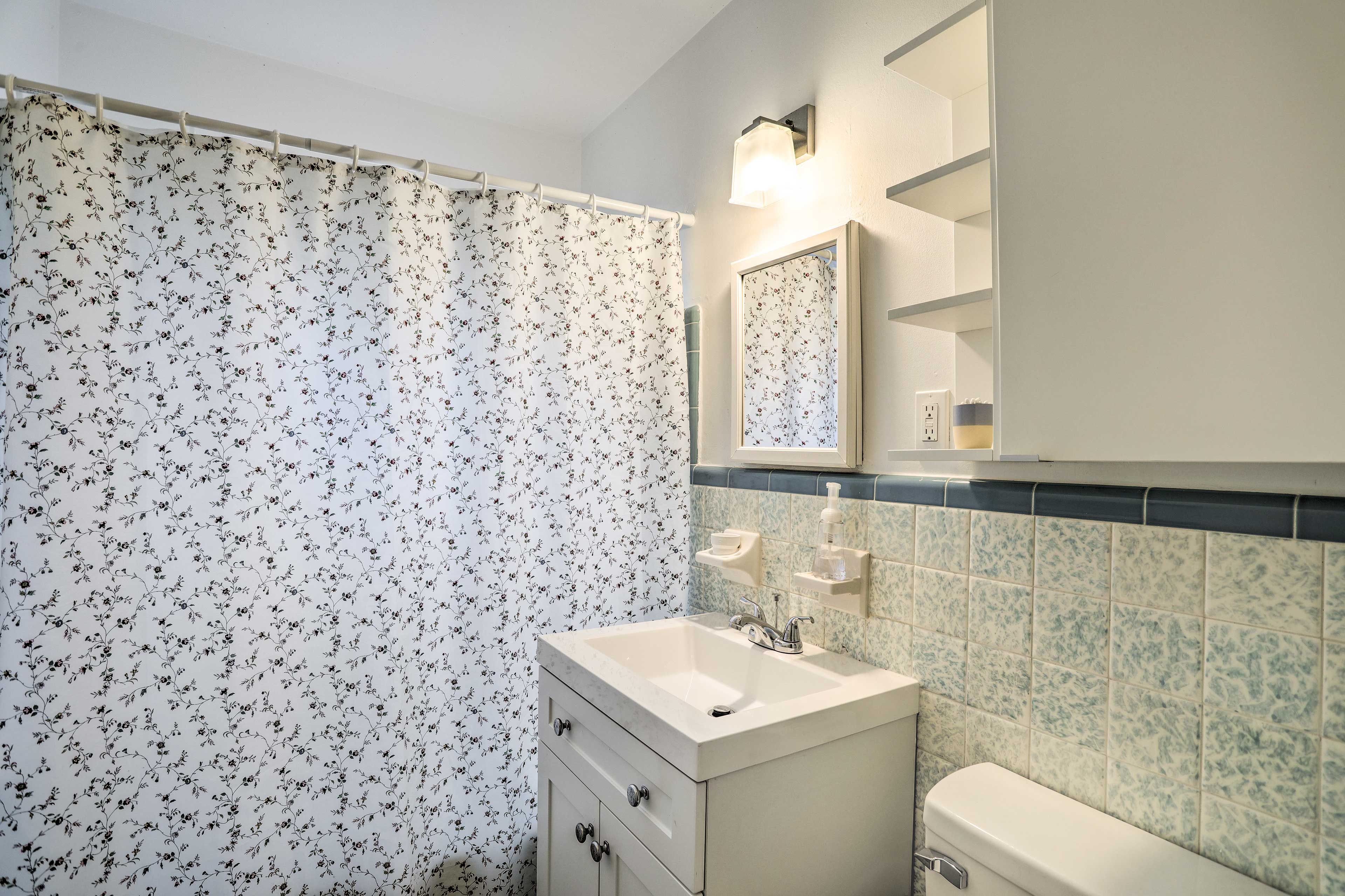 Full Bathroom | Hair Dryer