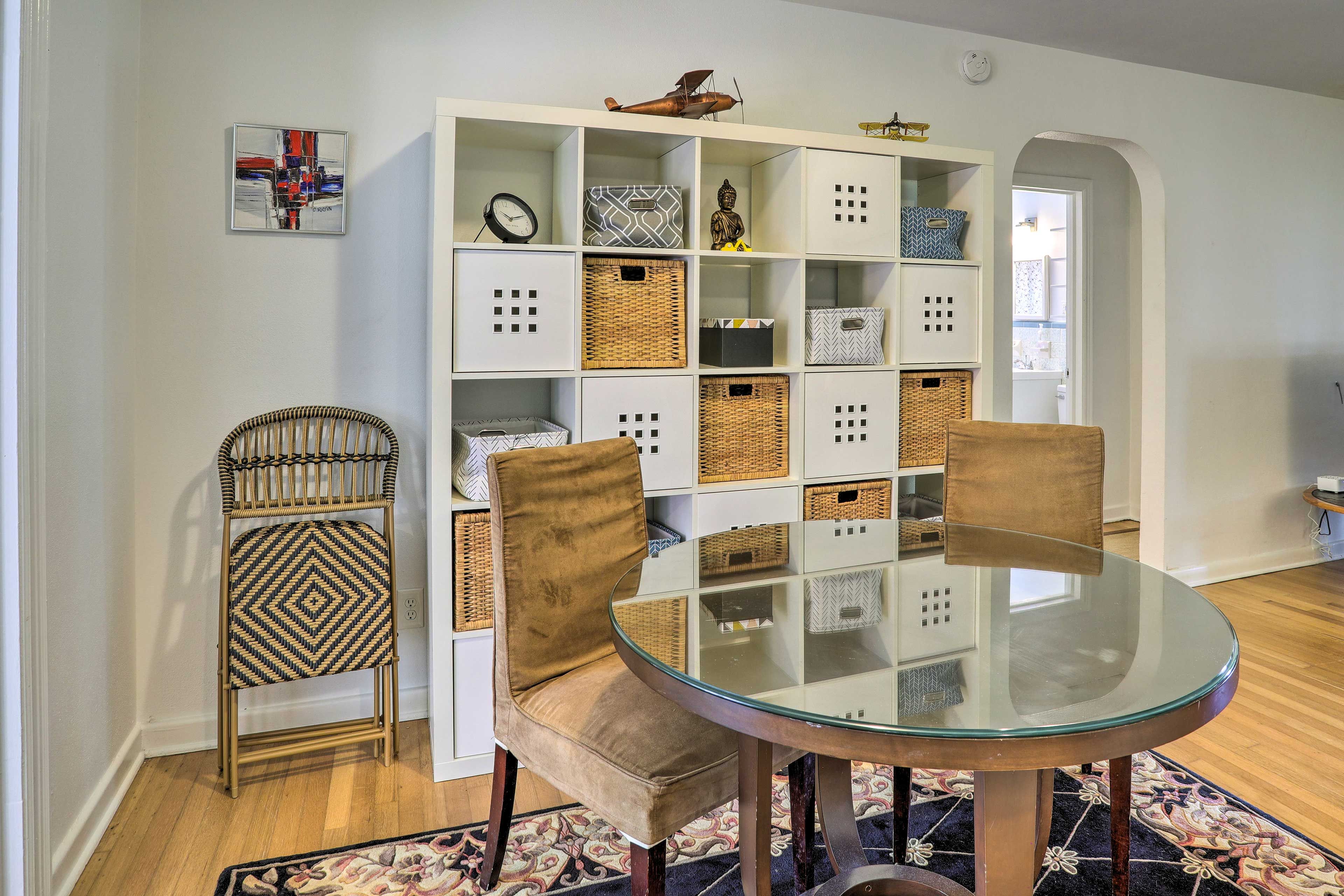 Dining Area | Dishware & Flatware Provided