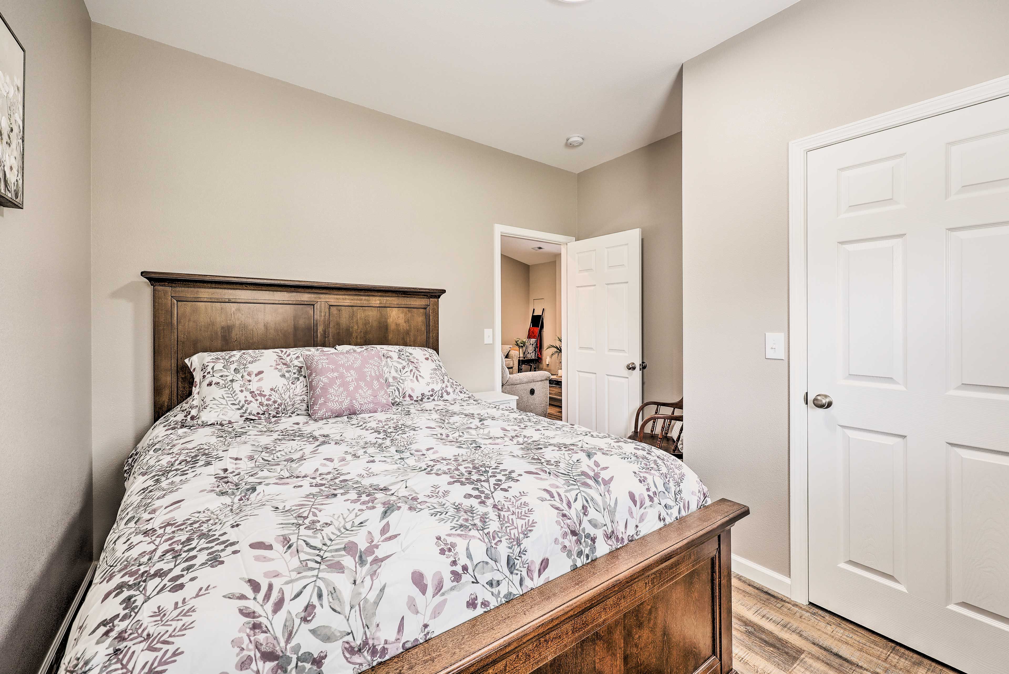 Bedroom 1 | Queen Bed | Linens & Towels Provided
