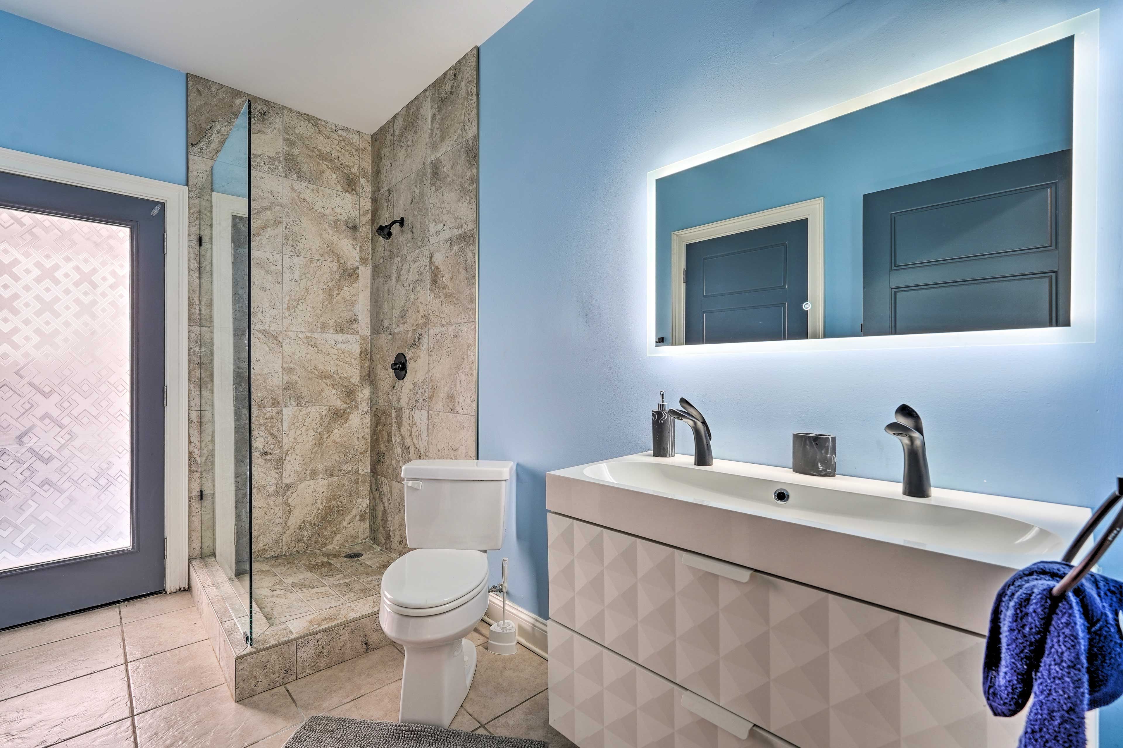En-Suite Bathroom | Towels Provided