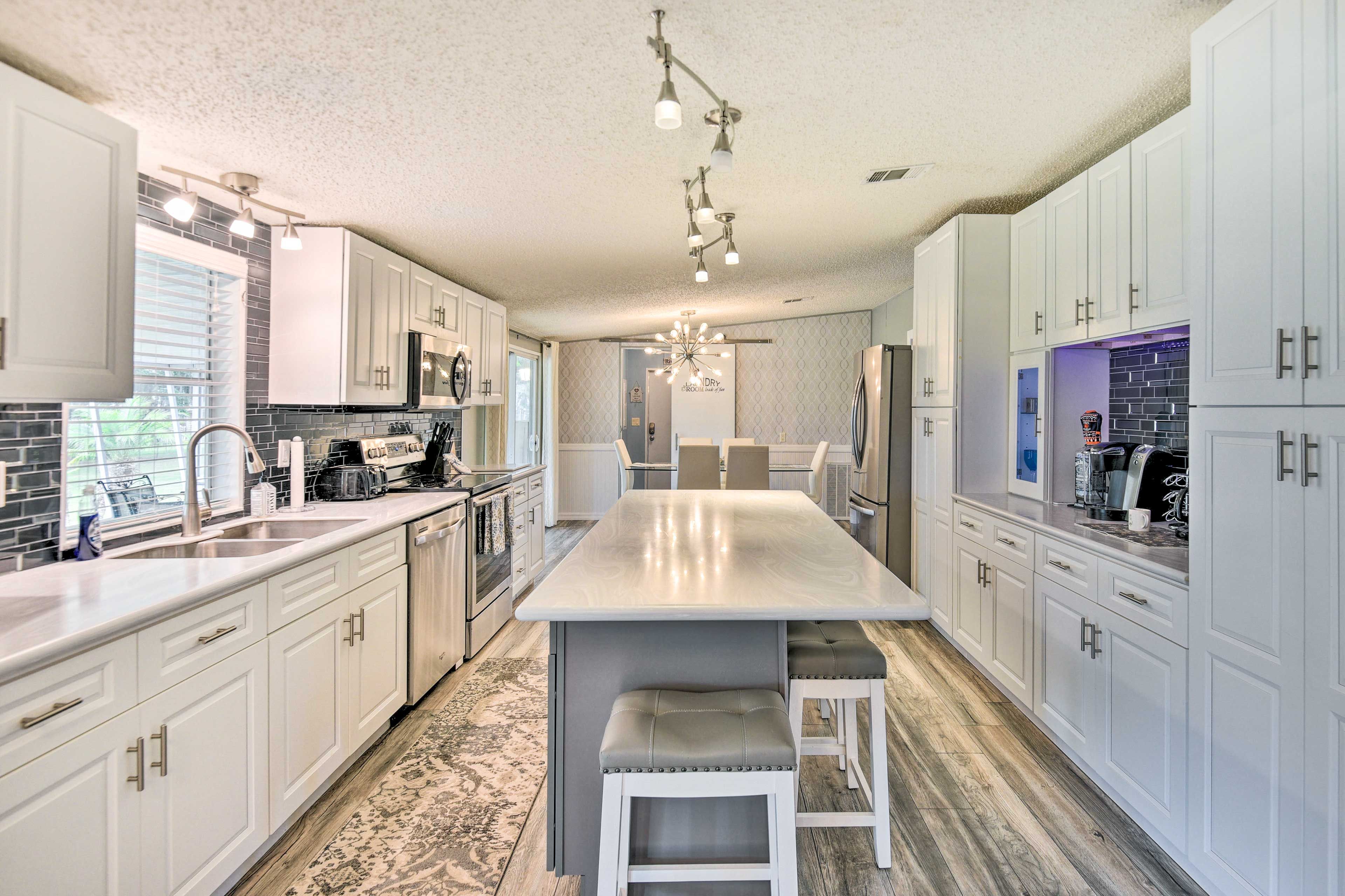 Kitchen | Dishwasher | Cooking Basics | Modern Lighting