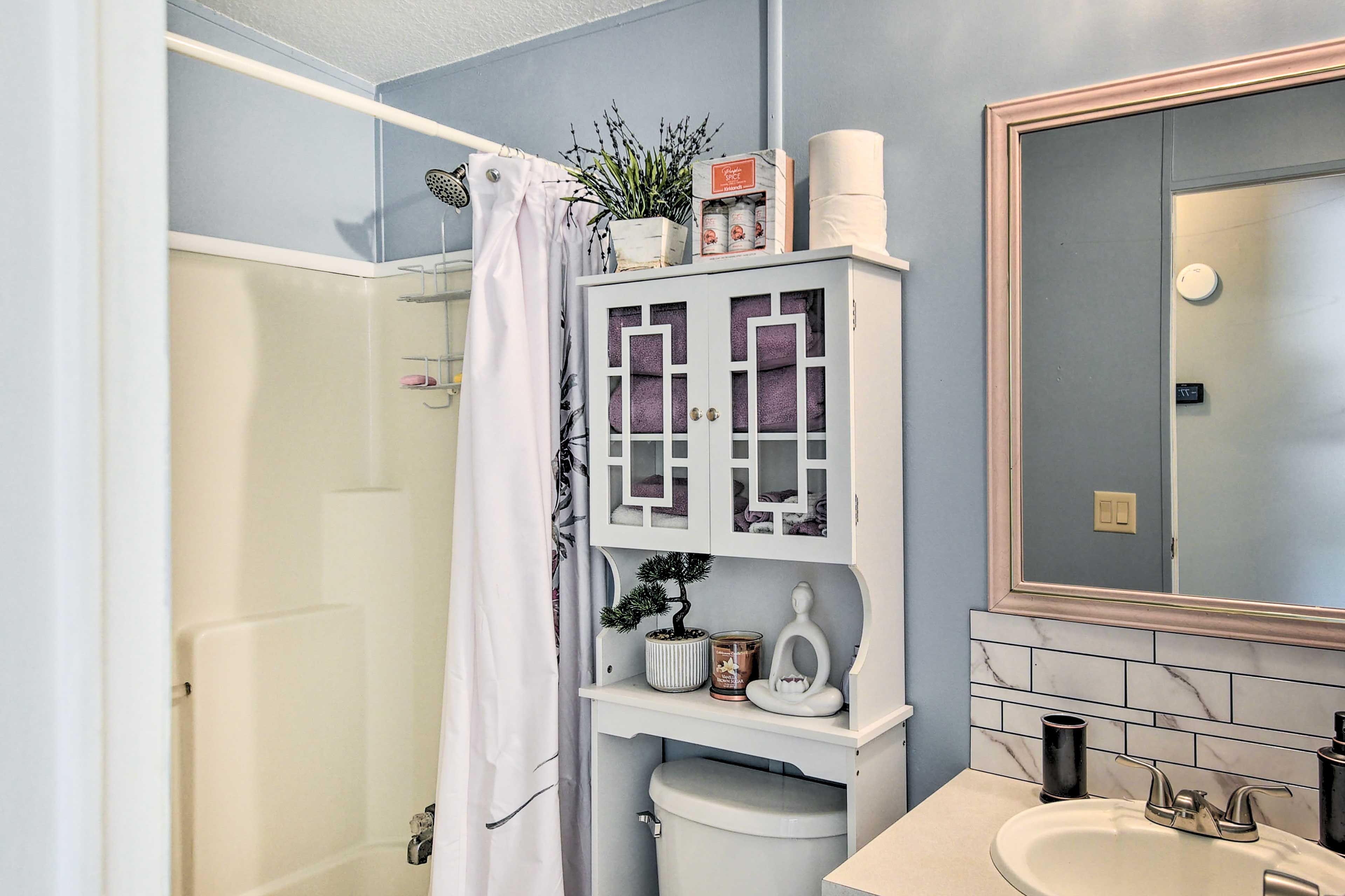 Full Bathroom | Hair Dryer