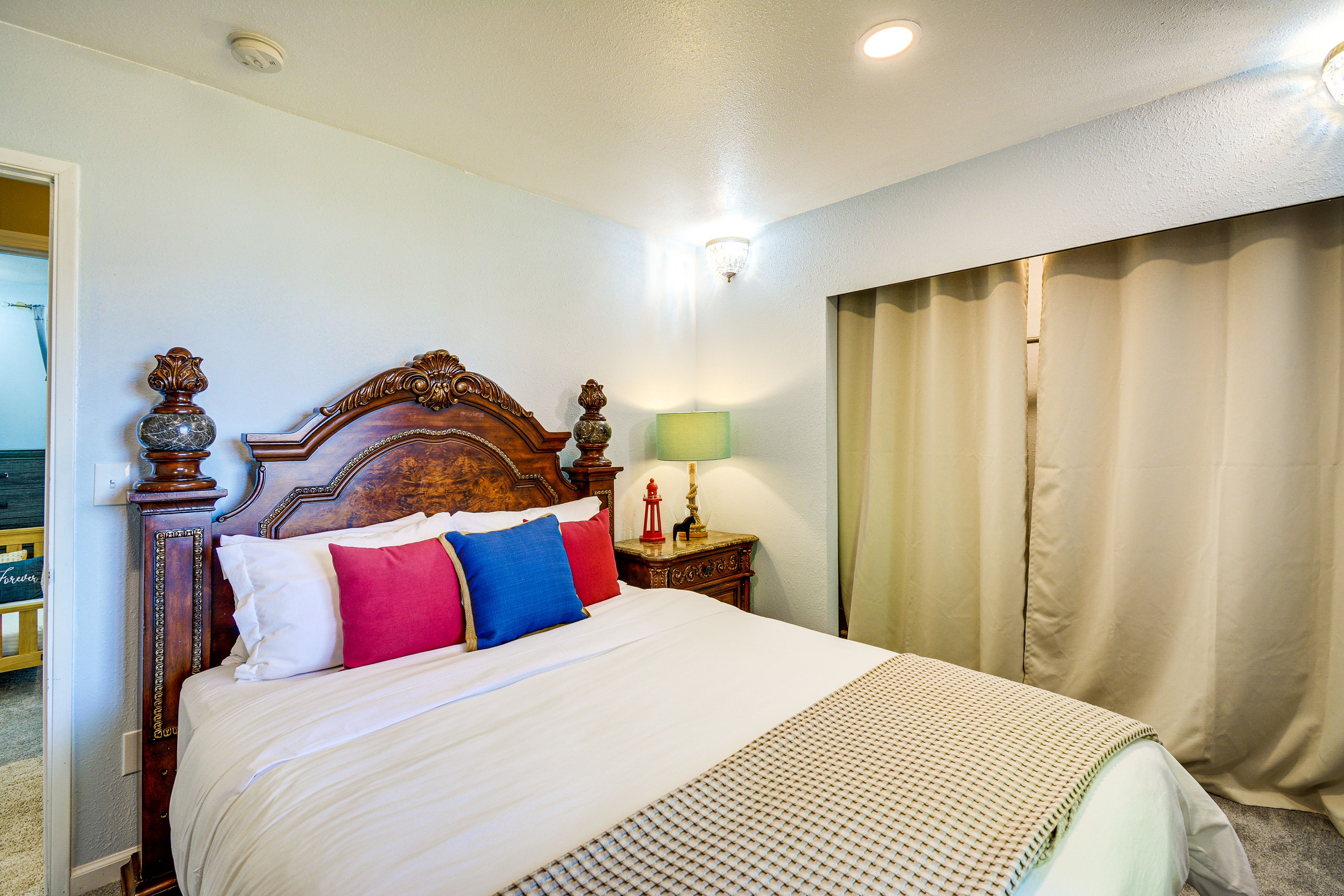 Bedroom 2 | Queen Bed