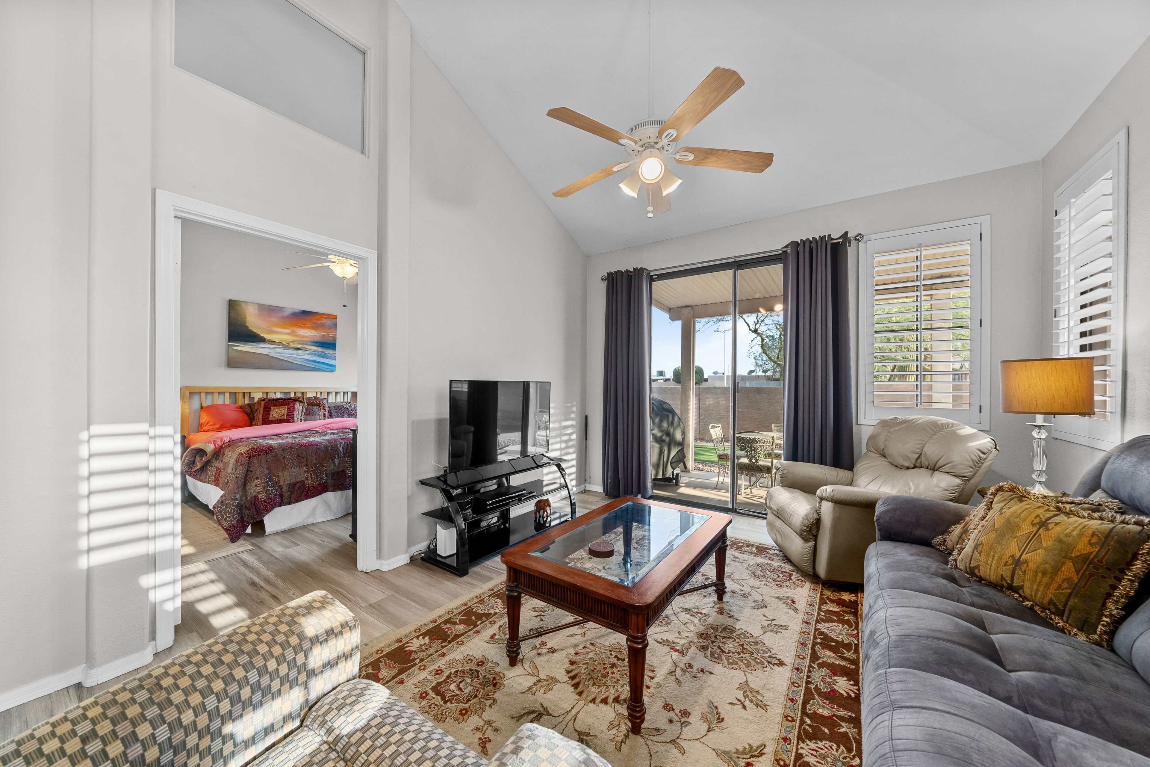 Living Room | Flat-Screen TV | Central Heating & A/C | Ceiling Fans