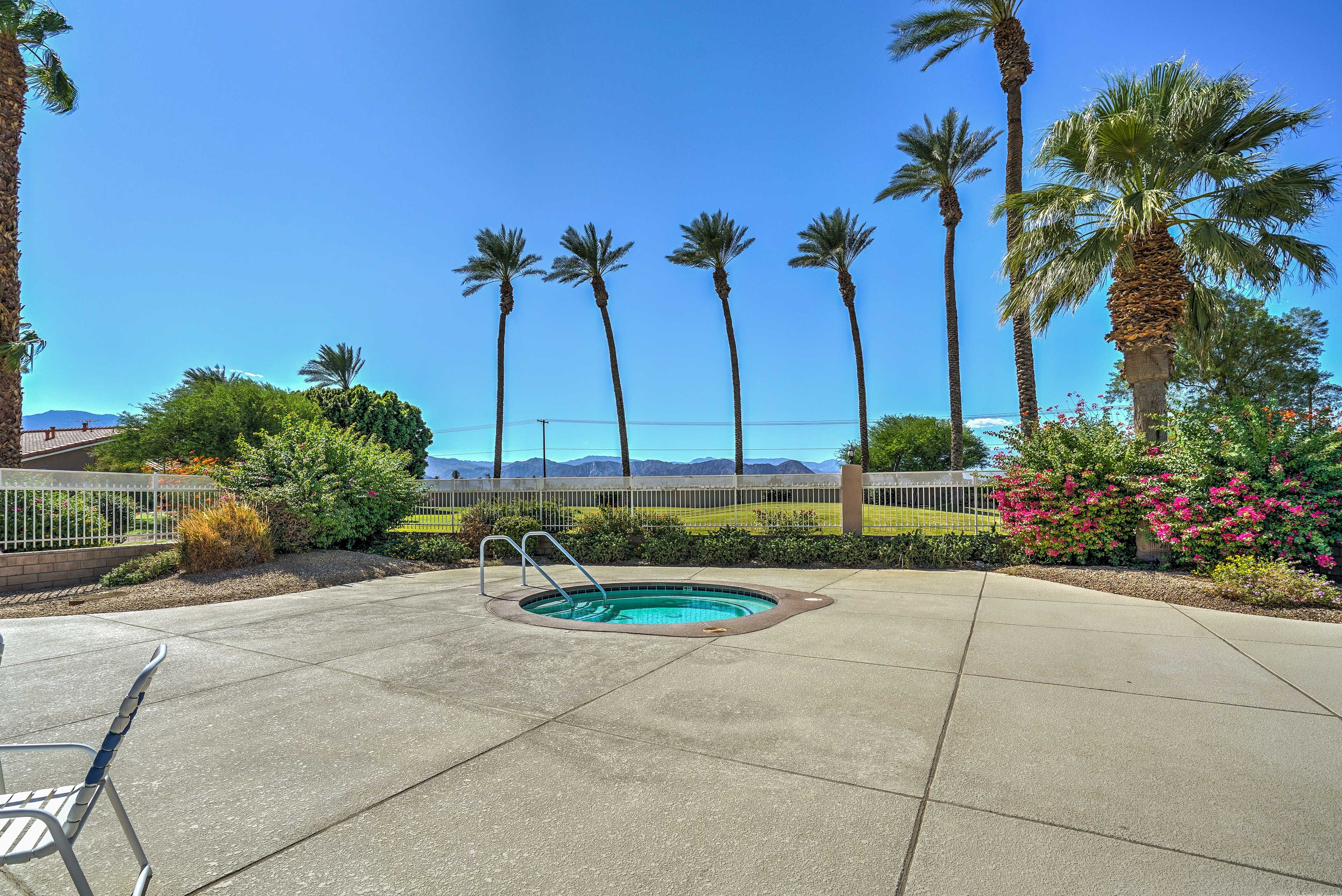 Indian Palms Country Club & Resort Amenities | Hot Tub Area