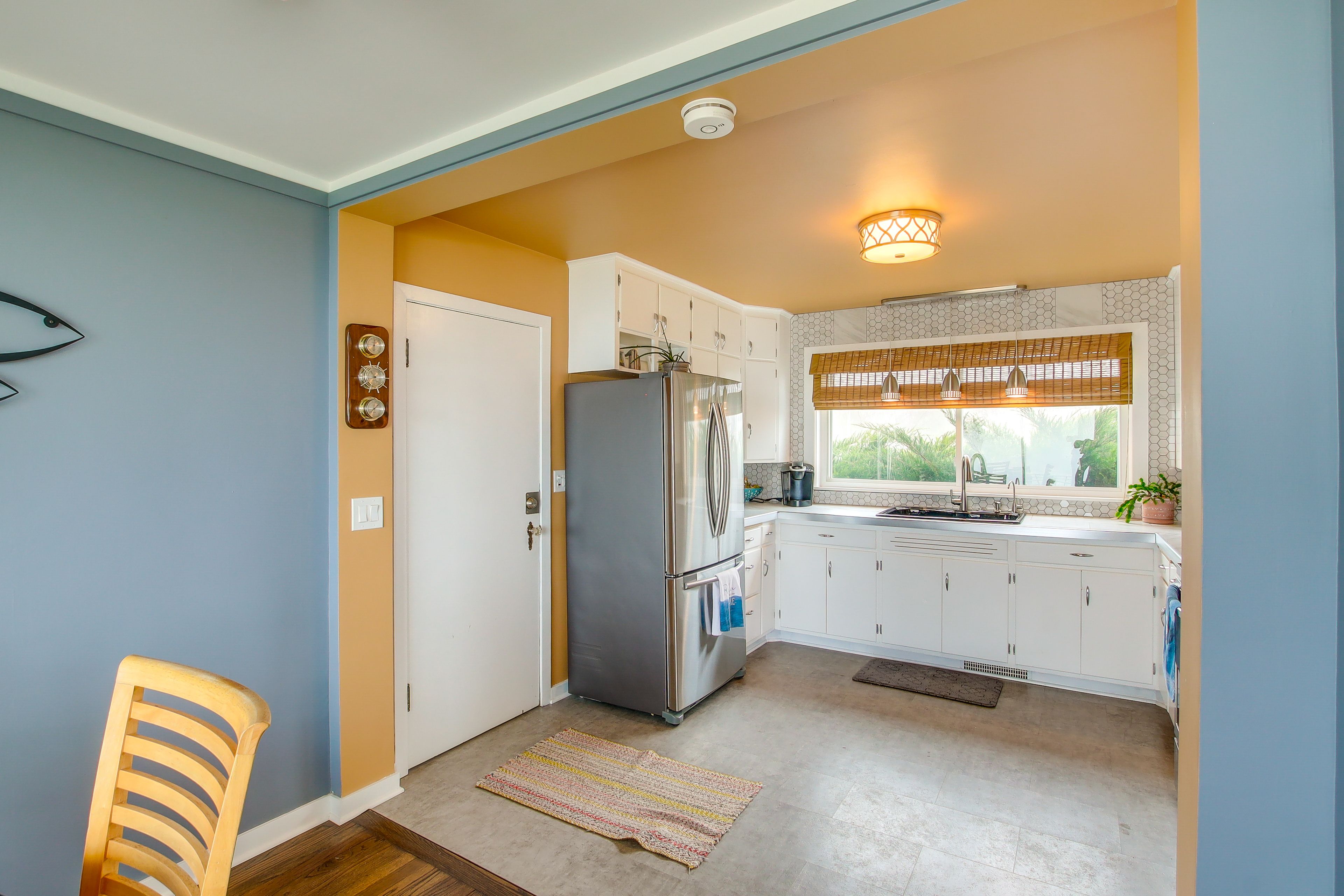 Kitchen | Cooking Basics | Coffee Maker | Paper Towels/Trash Bags Provided