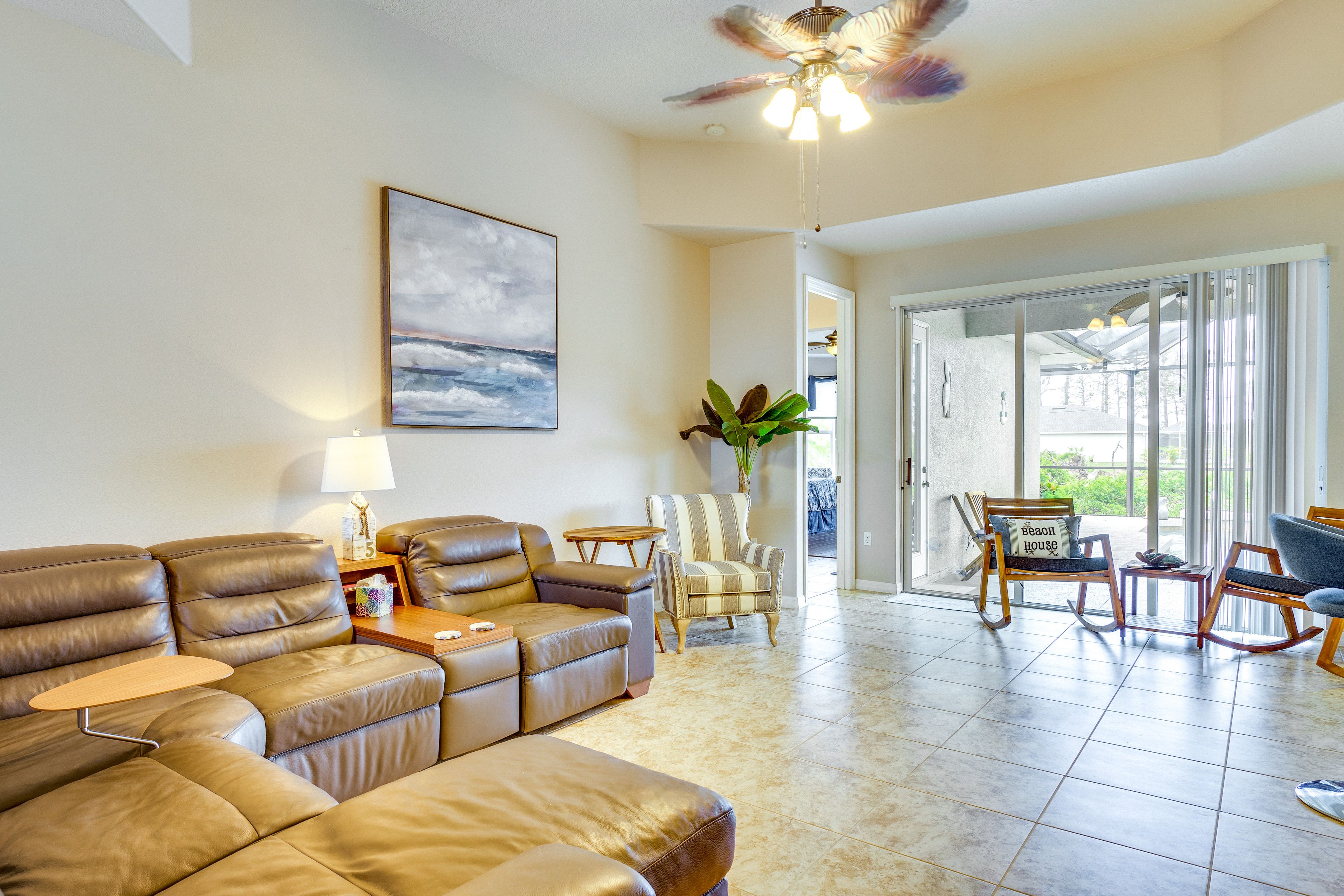 Living Room | Main Floor | Central Air Conditioning | Smart TV
