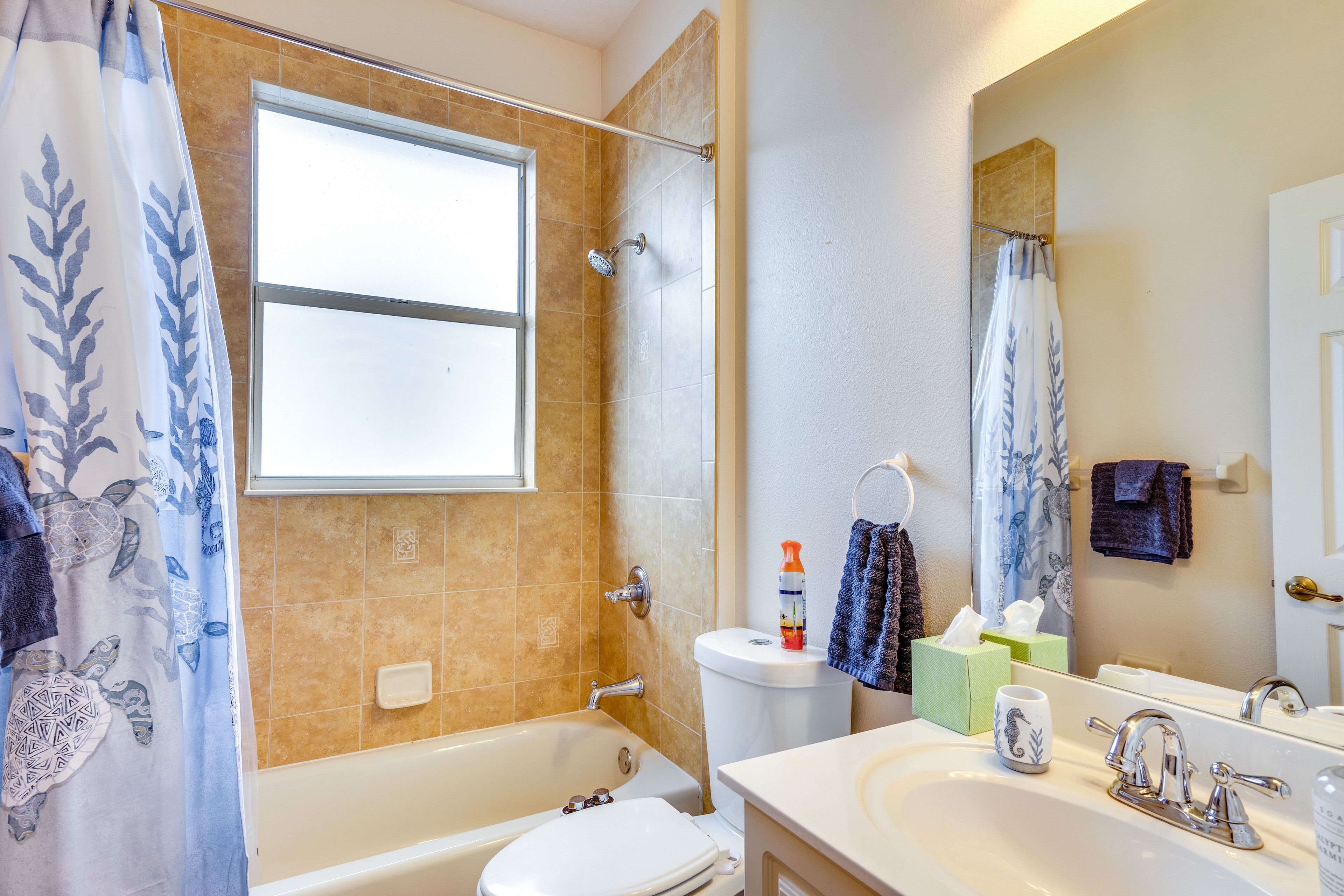 Full Bathroom | Shower/Tub Combo