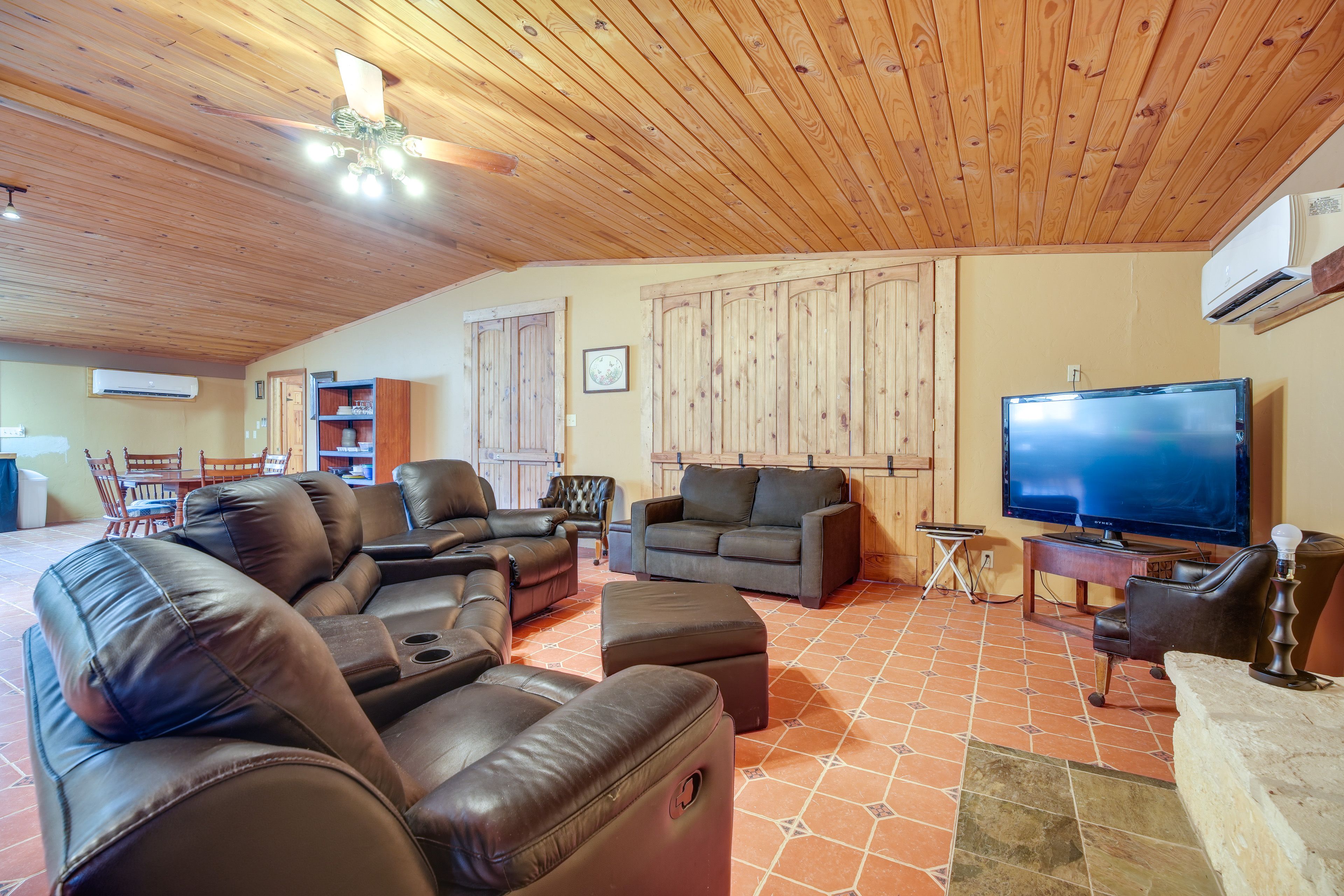 Living Room | TV | DVD Player