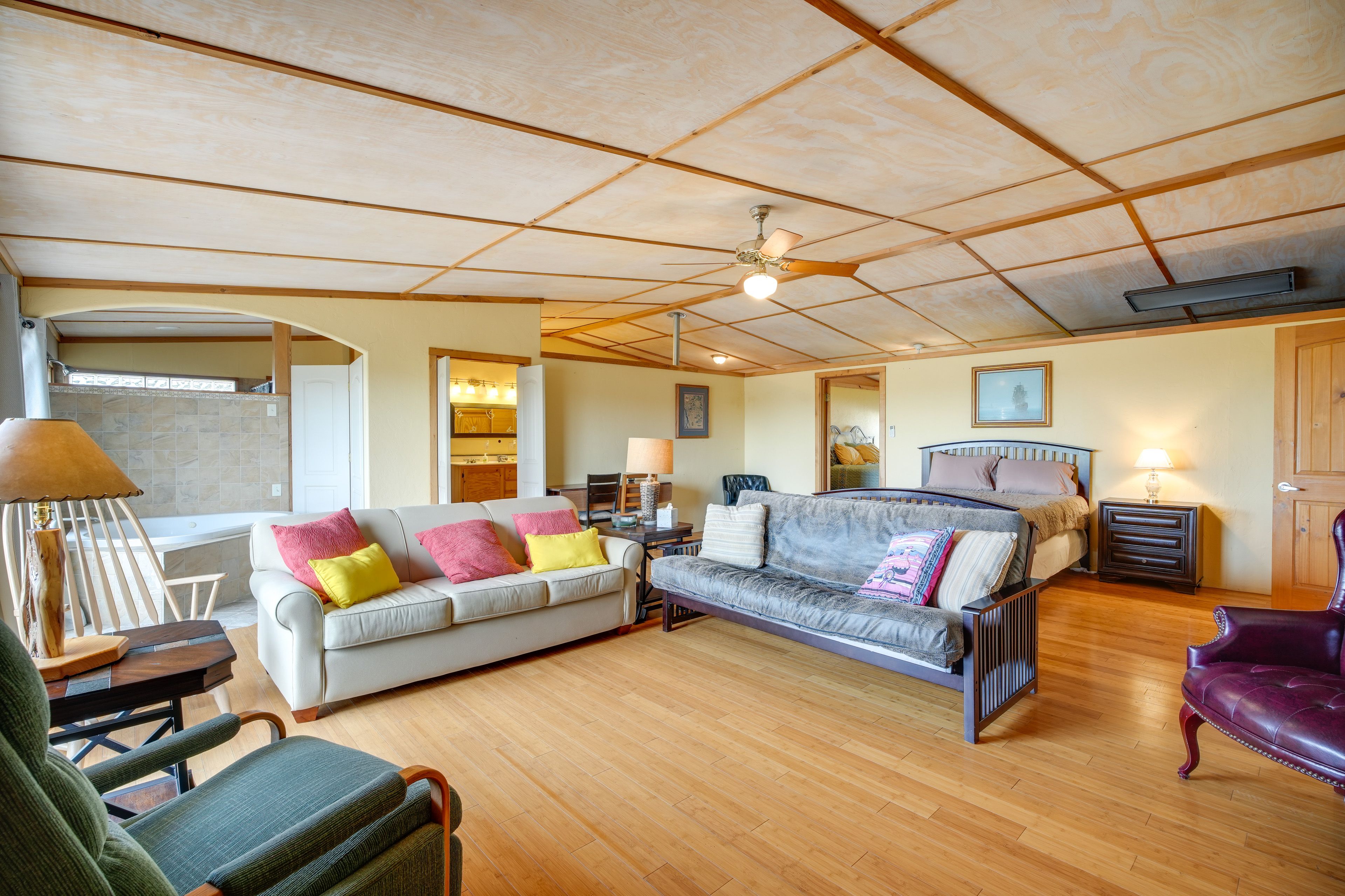 Living Room | Queen Bed | Queen Sleeper Sofa