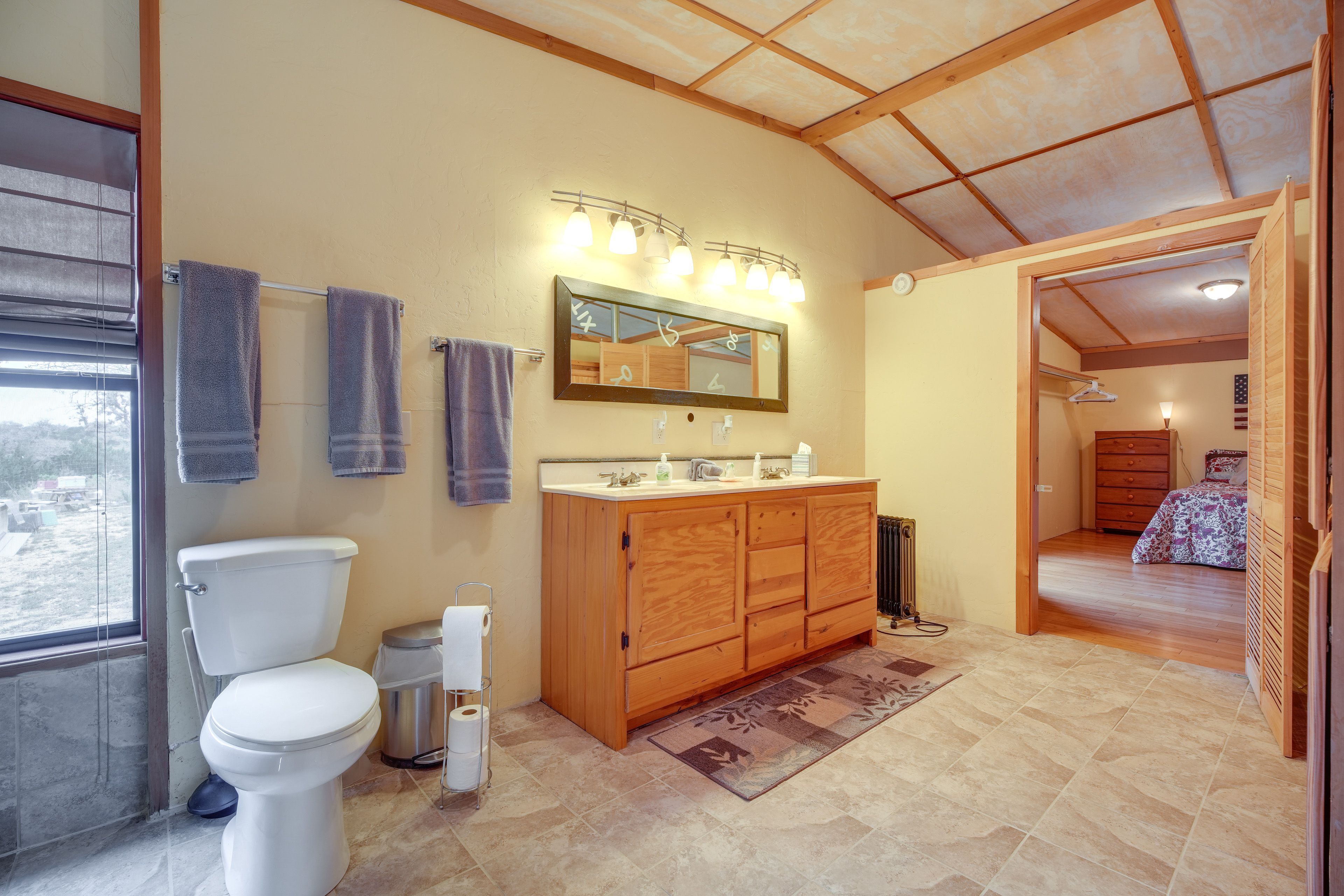 Bathroom | Towels Provided