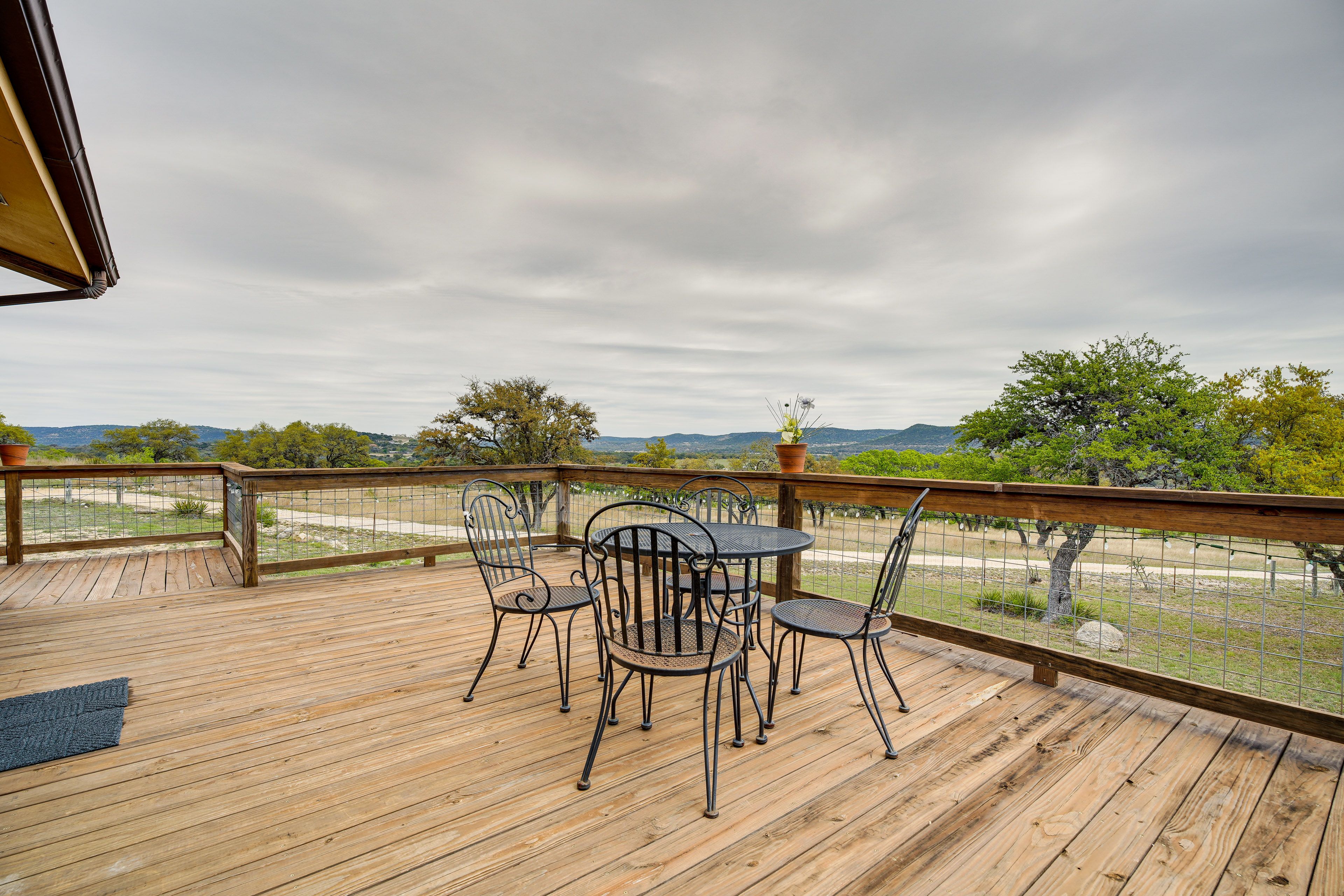 Medina Vacation Rental | 2BR | 2BA | 1 Step Required | 1,500 Sq Ft