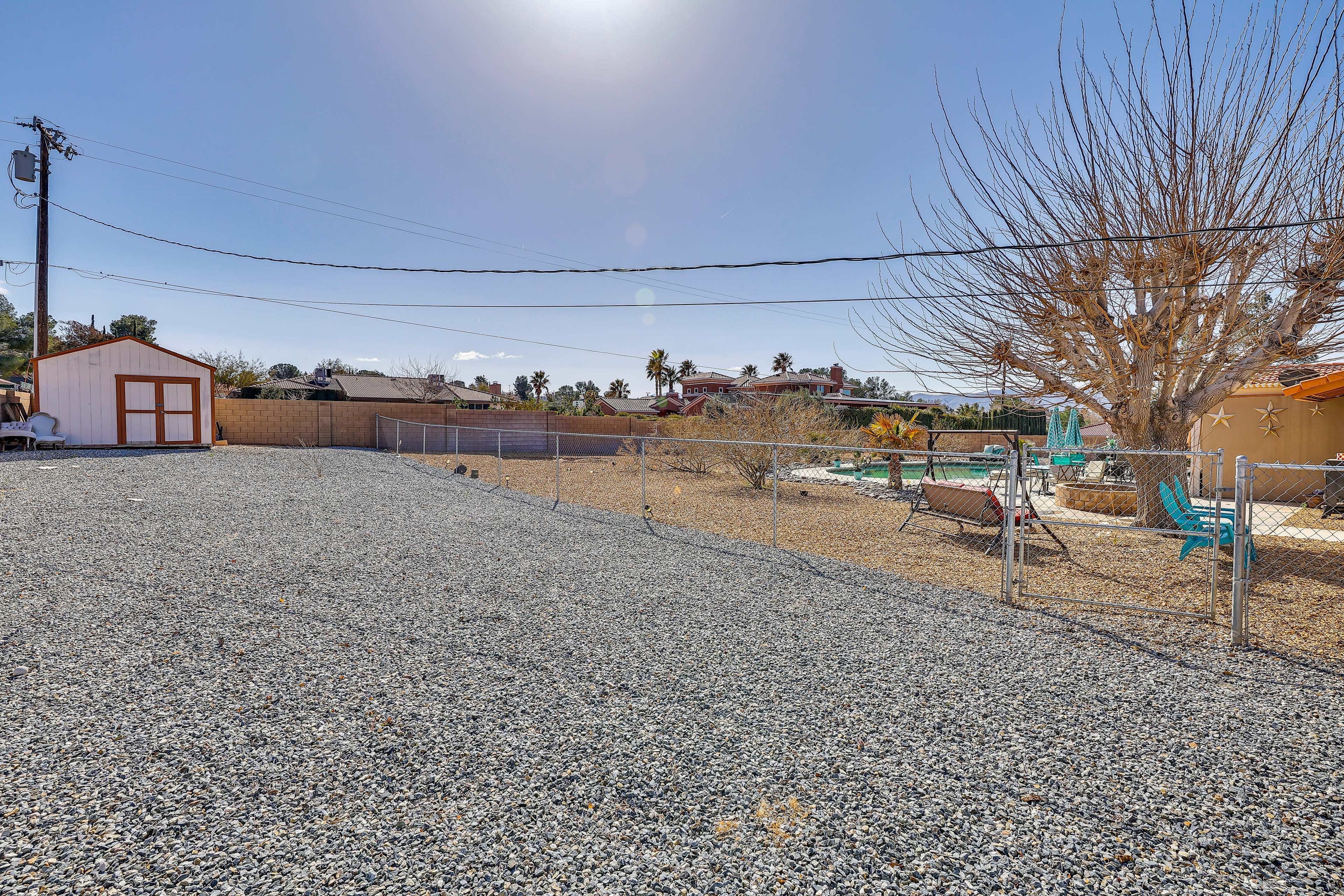 Parking | Driveway (10 Vehicles) | RV/Trailer Parking