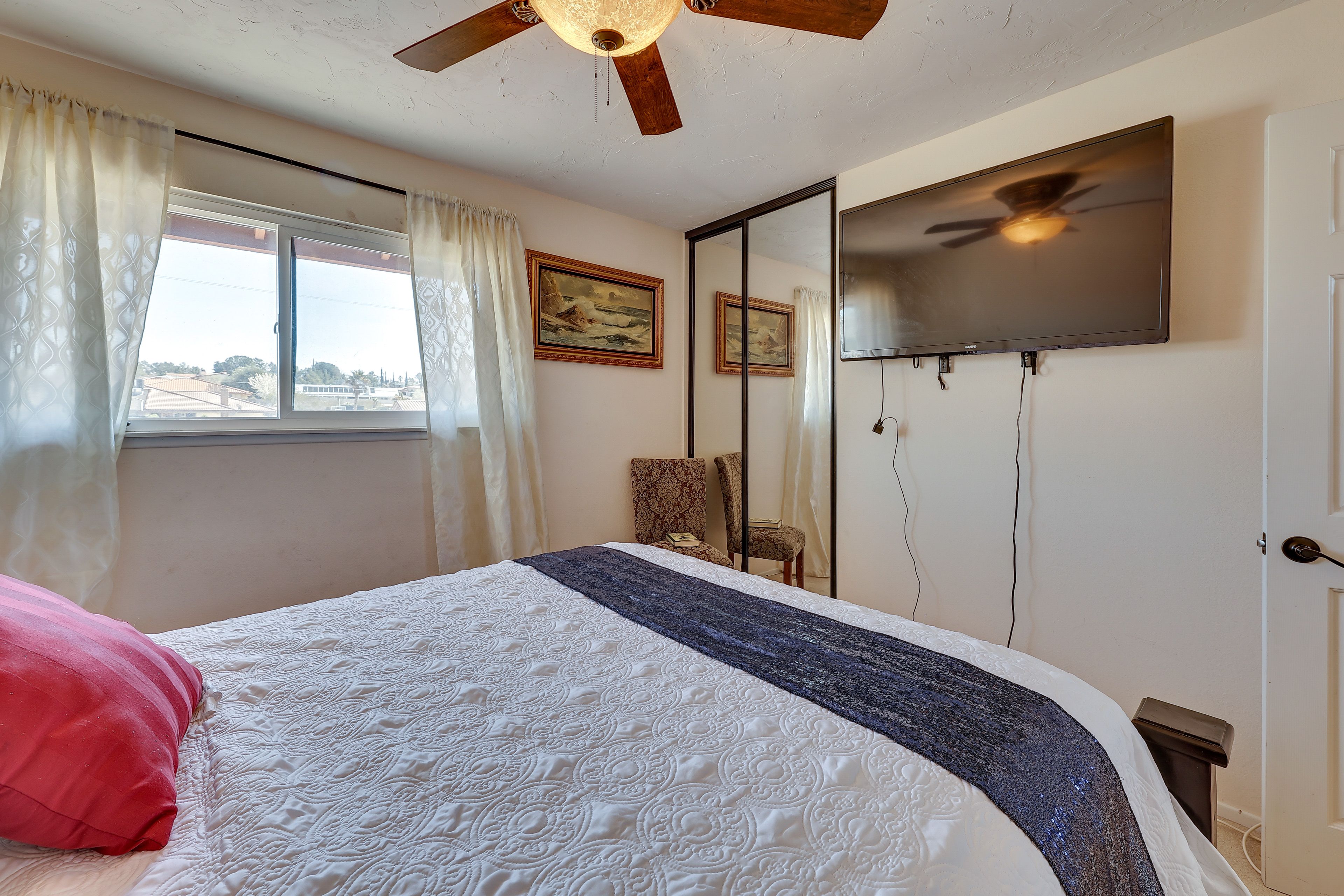 Bedroom 2 | Upper Level | Queen Bed | Smart TV