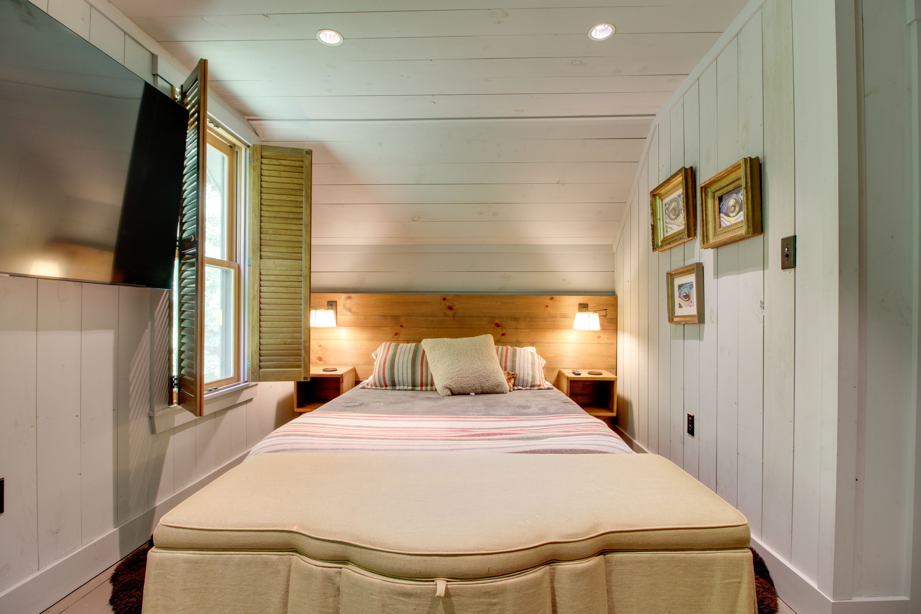 Bedroom 4 | Queen Bed | 2 Twin Bunk Beds
