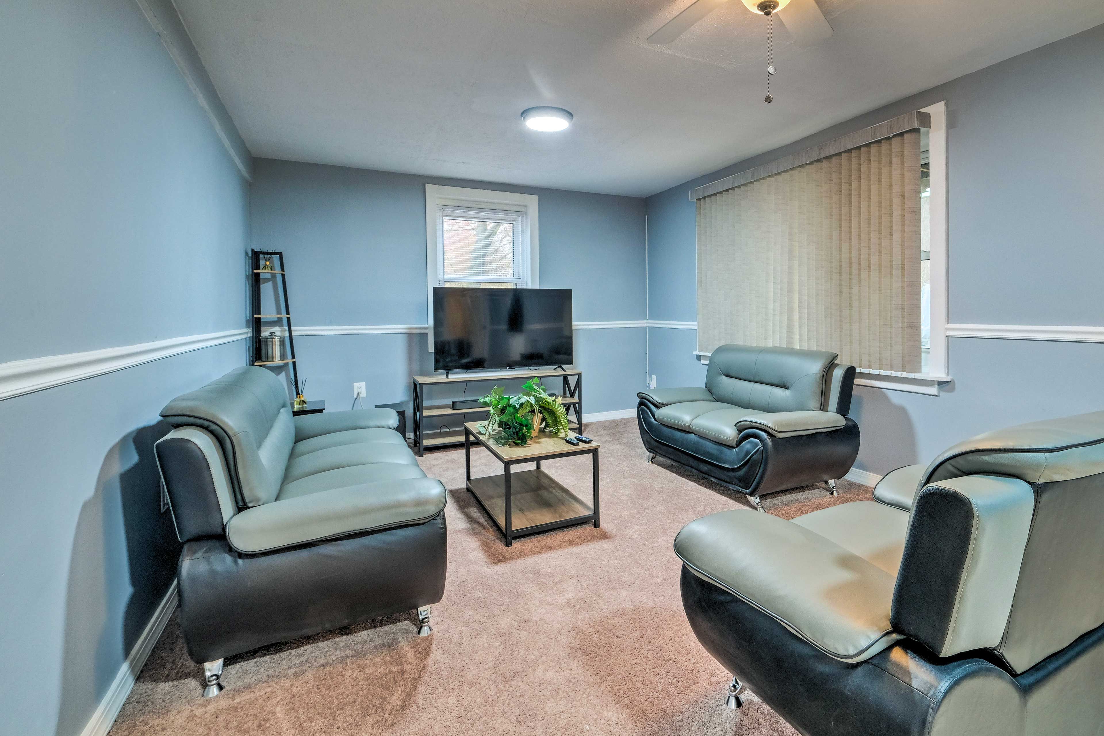 Game Room | Smart TV | Air Hockey Table | Basement Level | Stairs Required