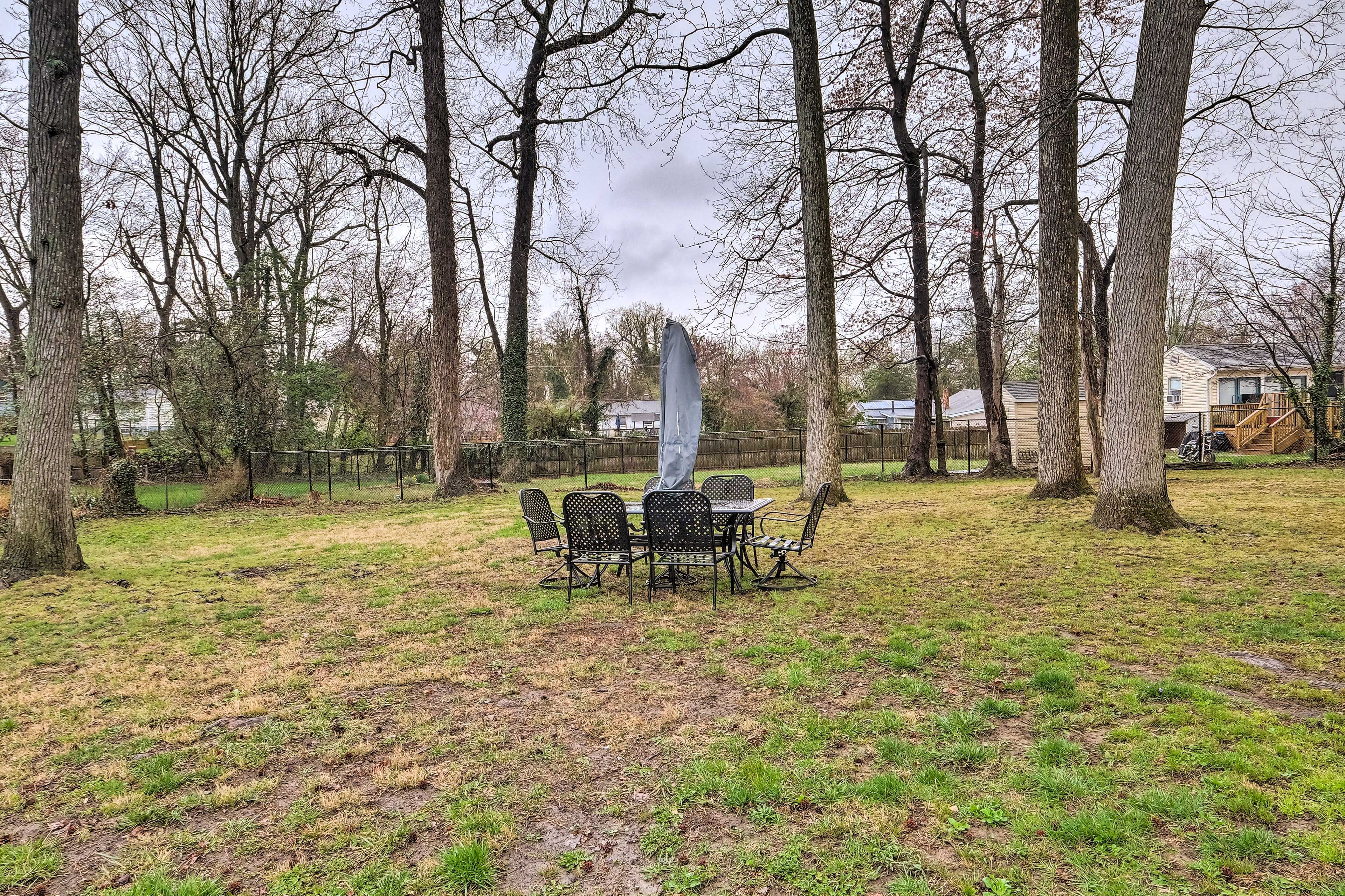 Spacious Yard | Outdoor Dining Area | Fire Pit