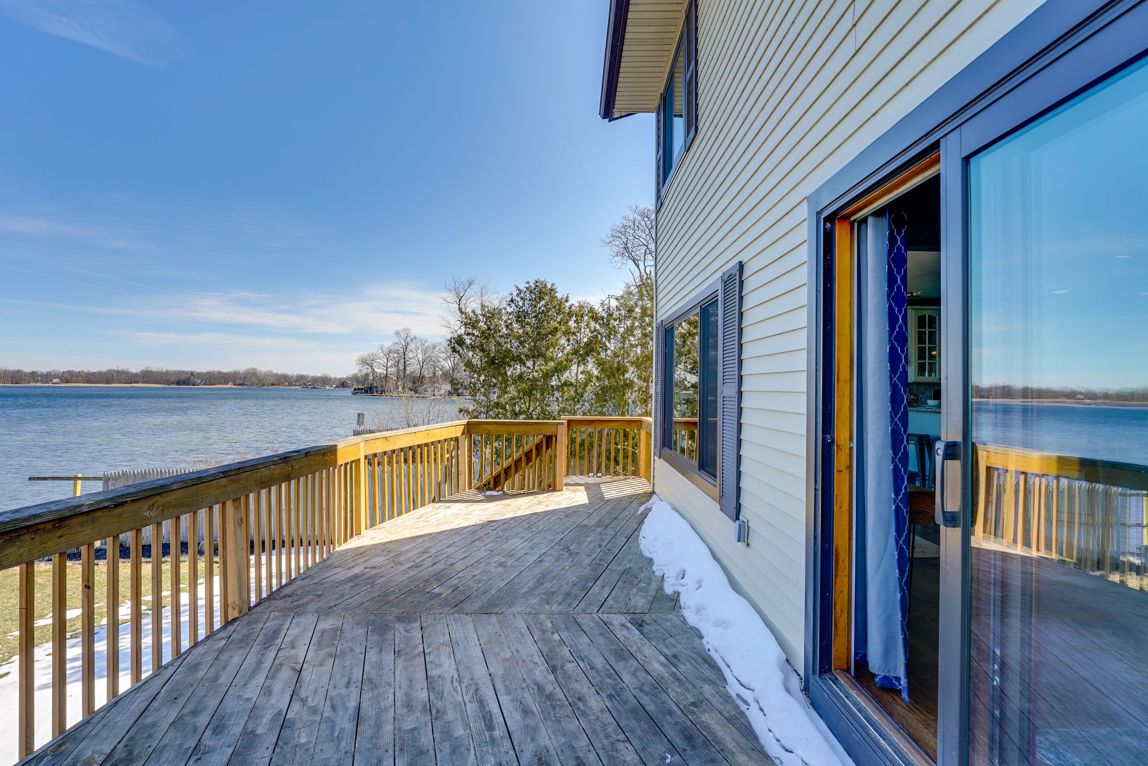 Deck | Lake View