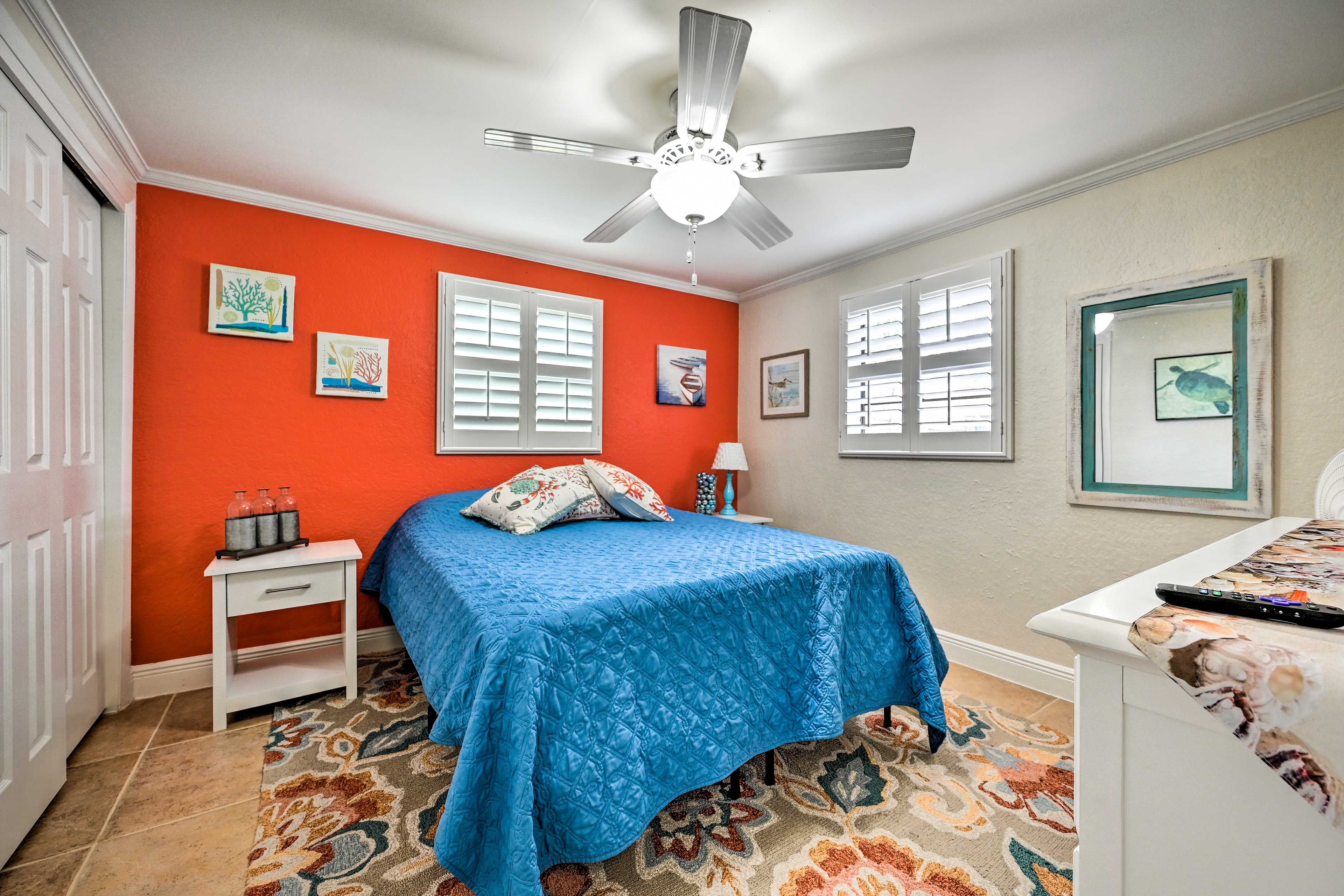 Bedroom 2 | Queen Bed | Smart TV