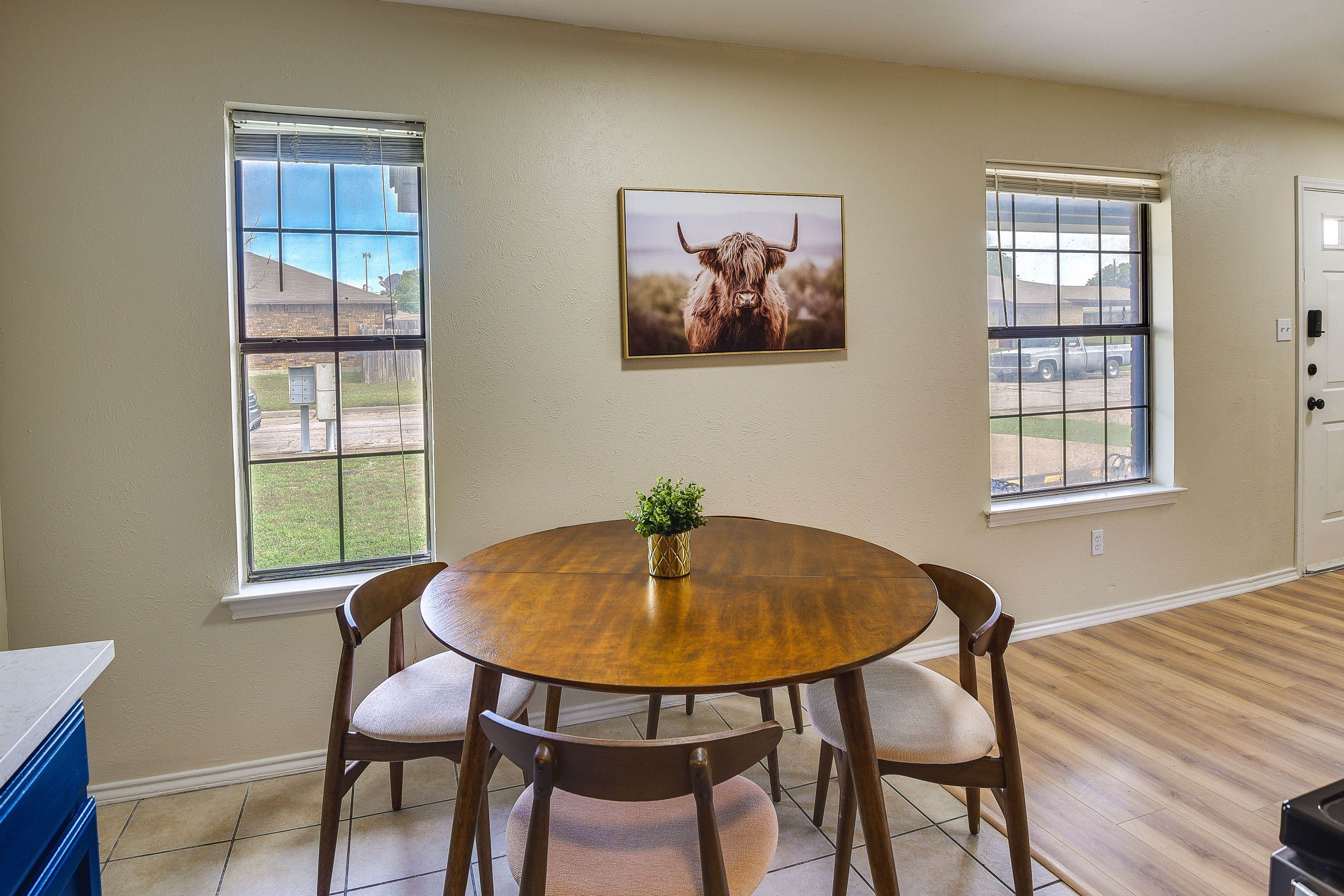 Dining Area | Dishware/Flatware Provided | Free WiFi