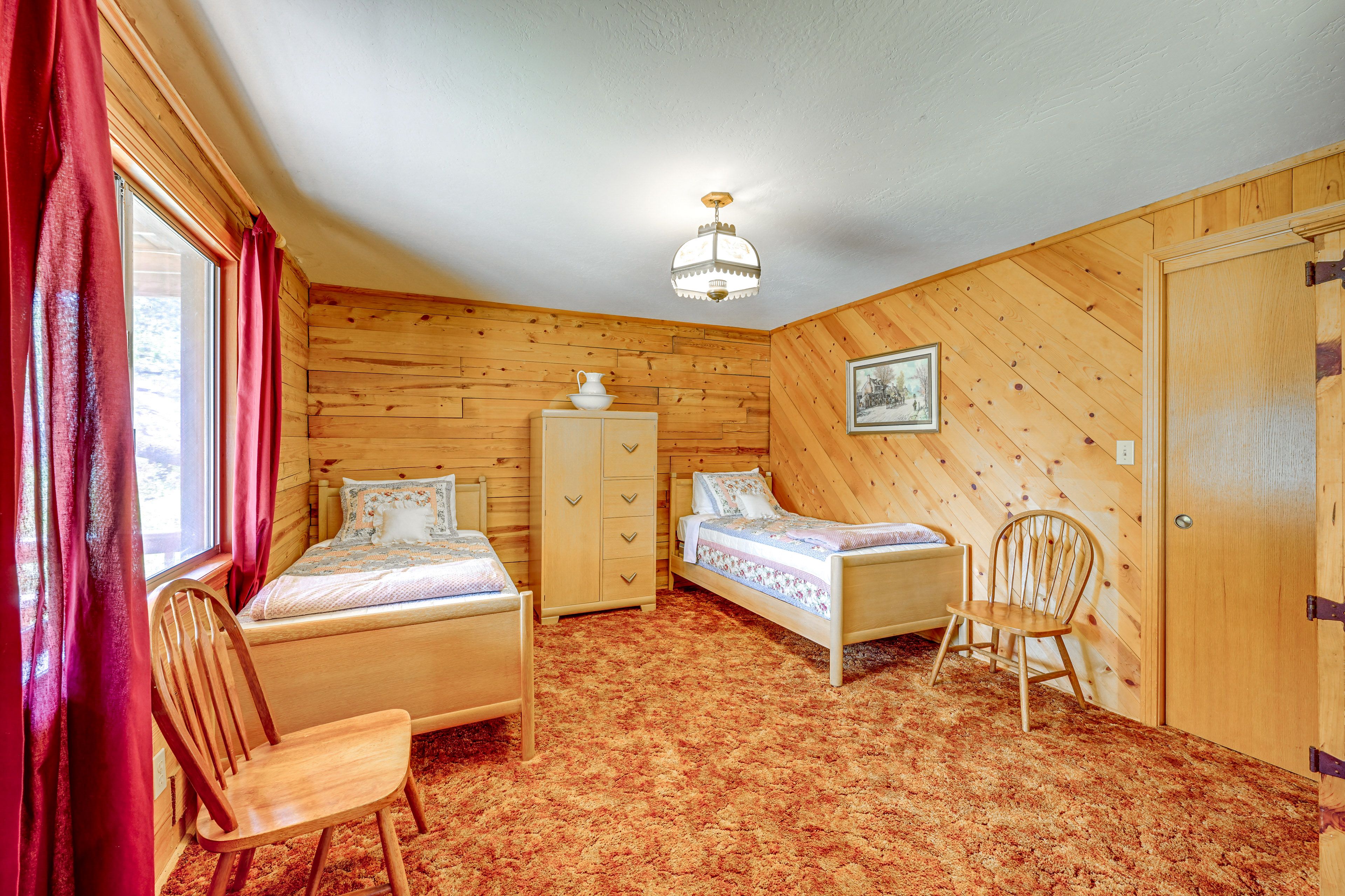 Bedroom 2 | 2 Twin Beds