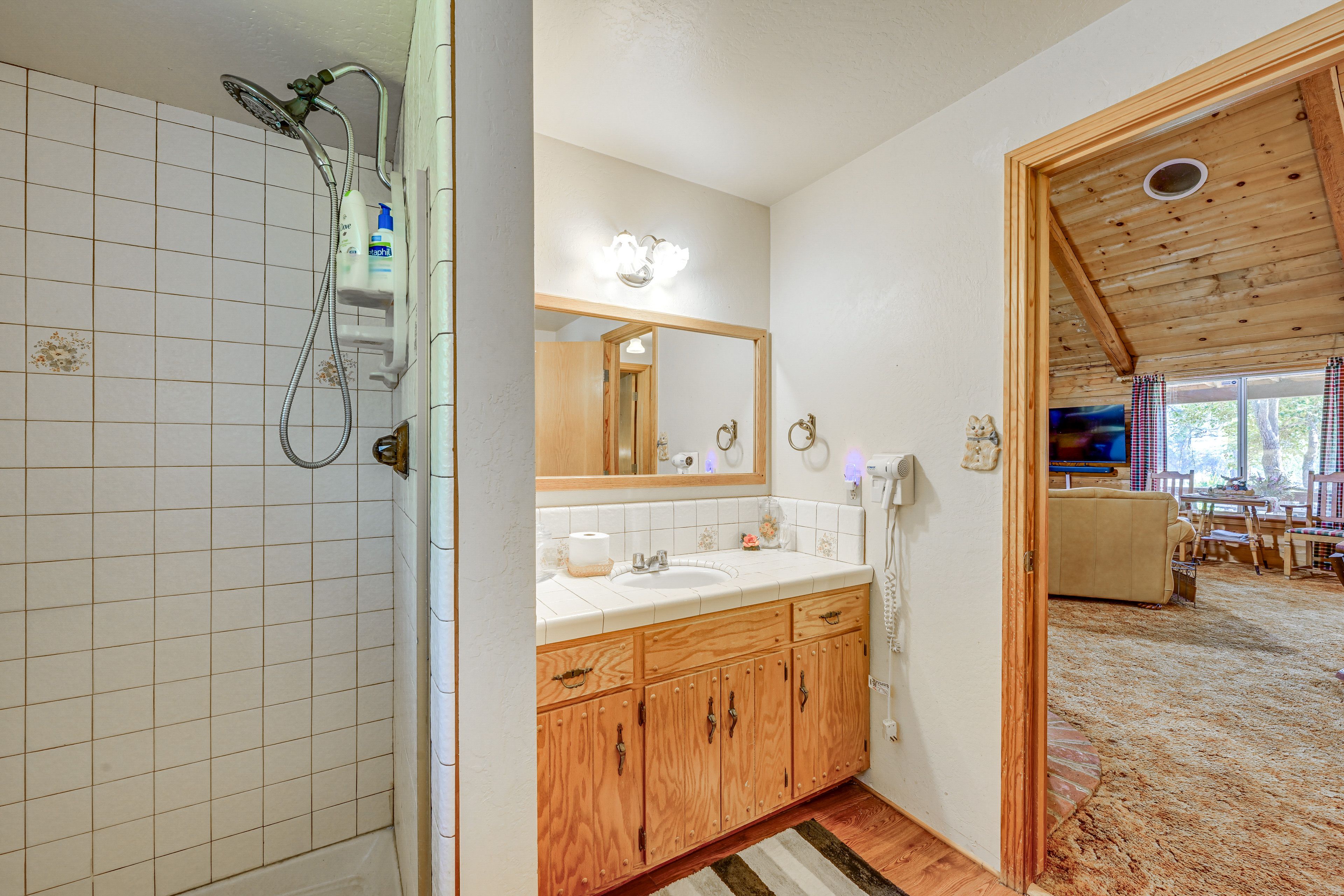Bathroom | Towels Provided