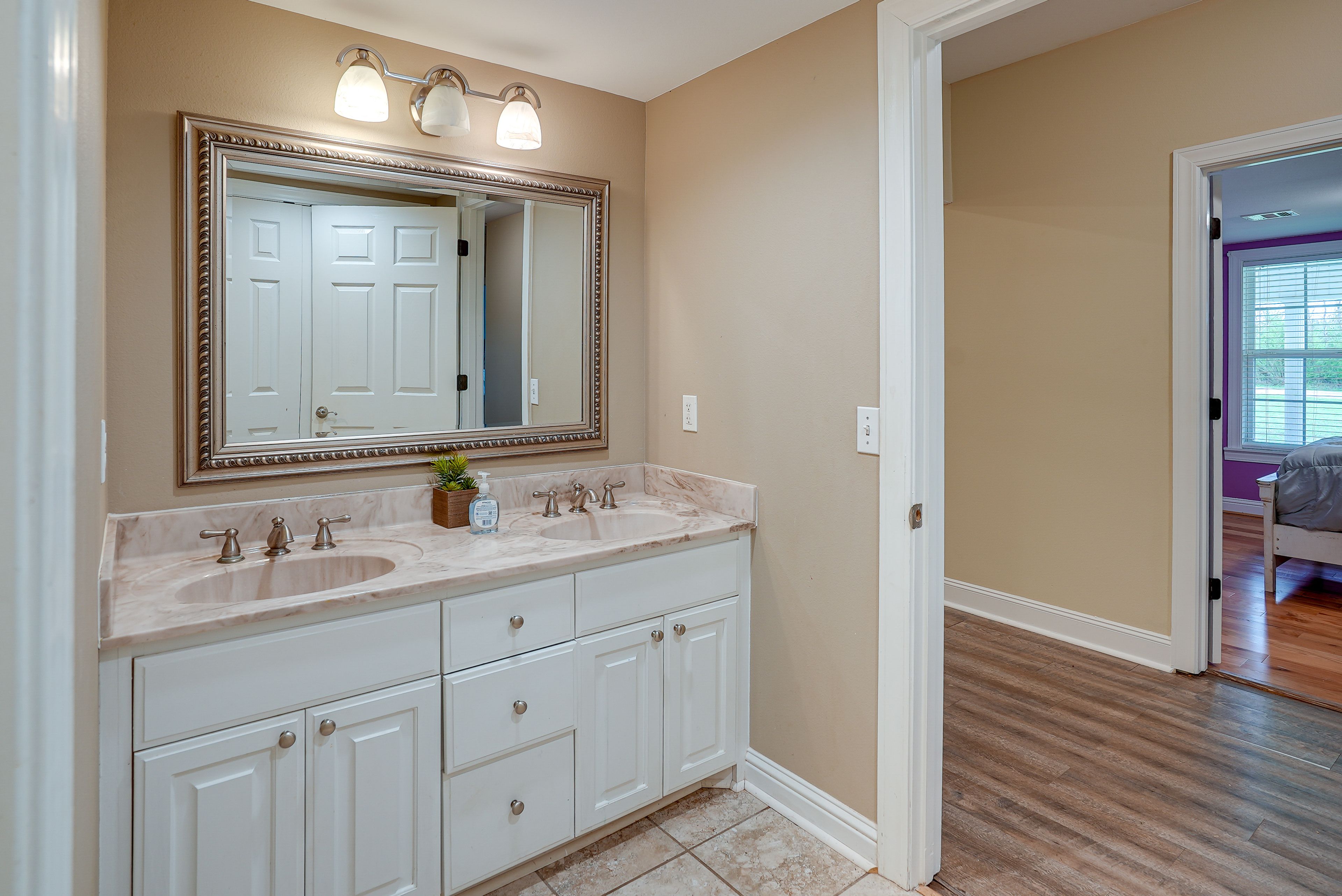 Full Bathroom