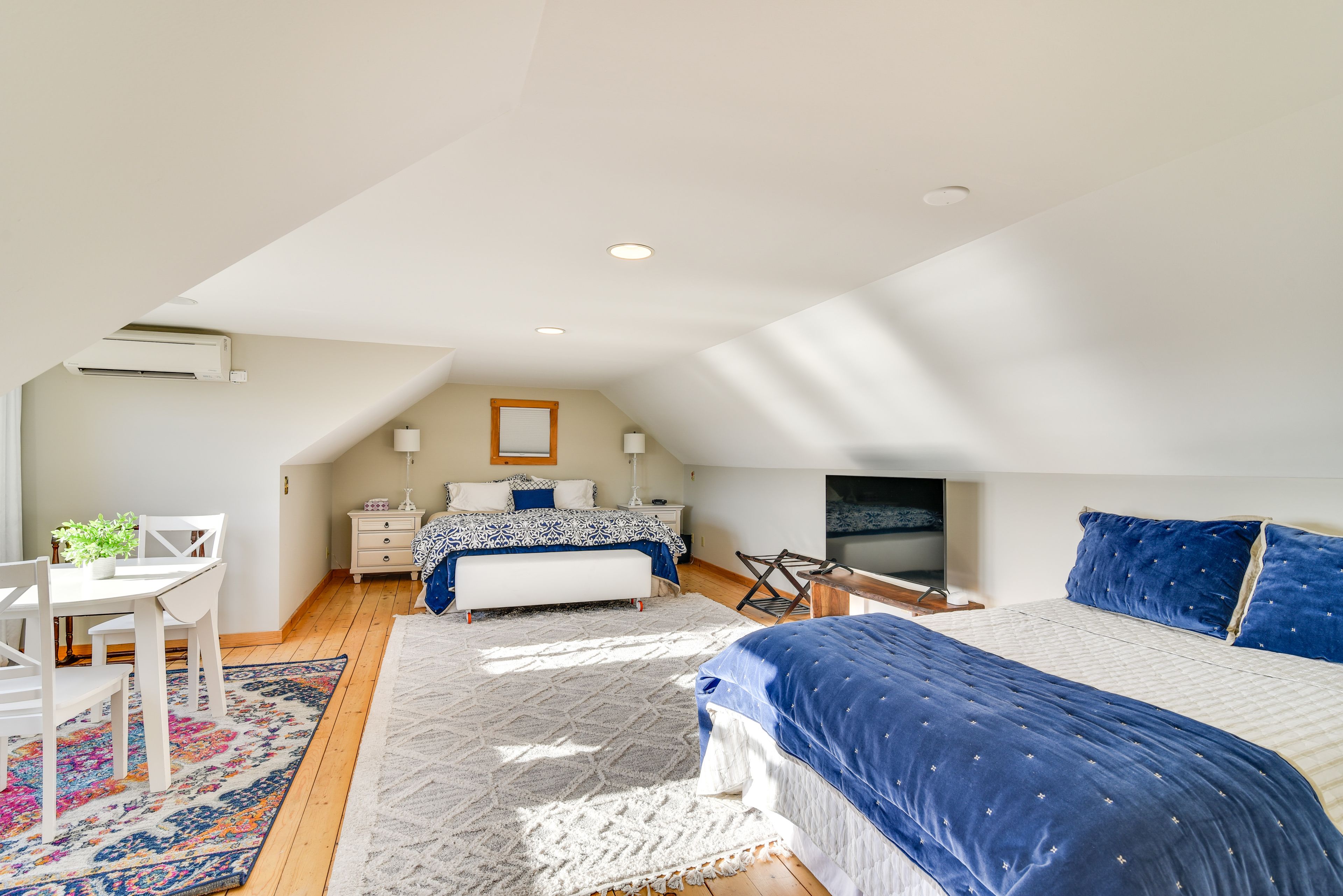 Loft | King Bed | Queen Bed | Sitting Area