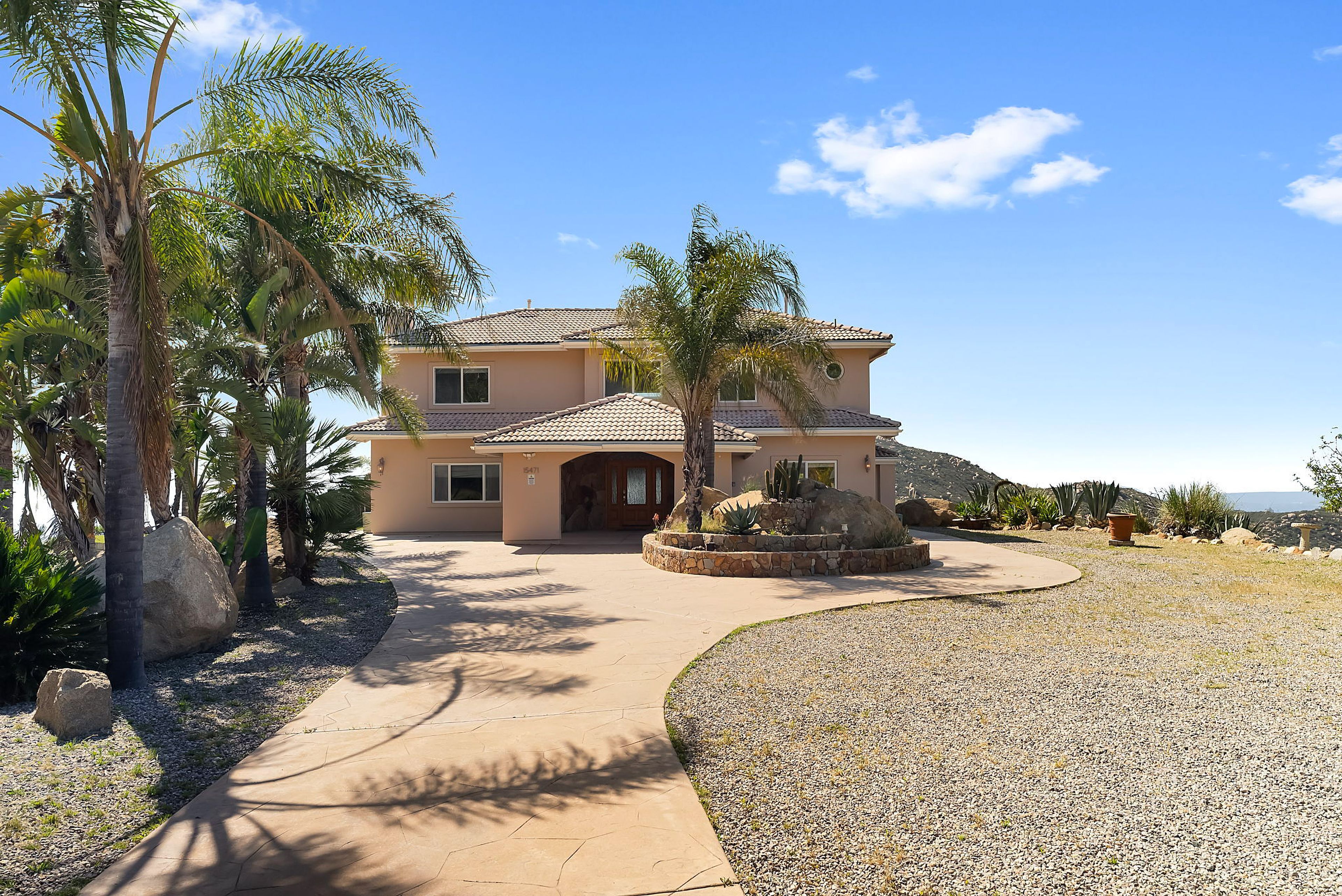 Parking | Ample Driveway Space